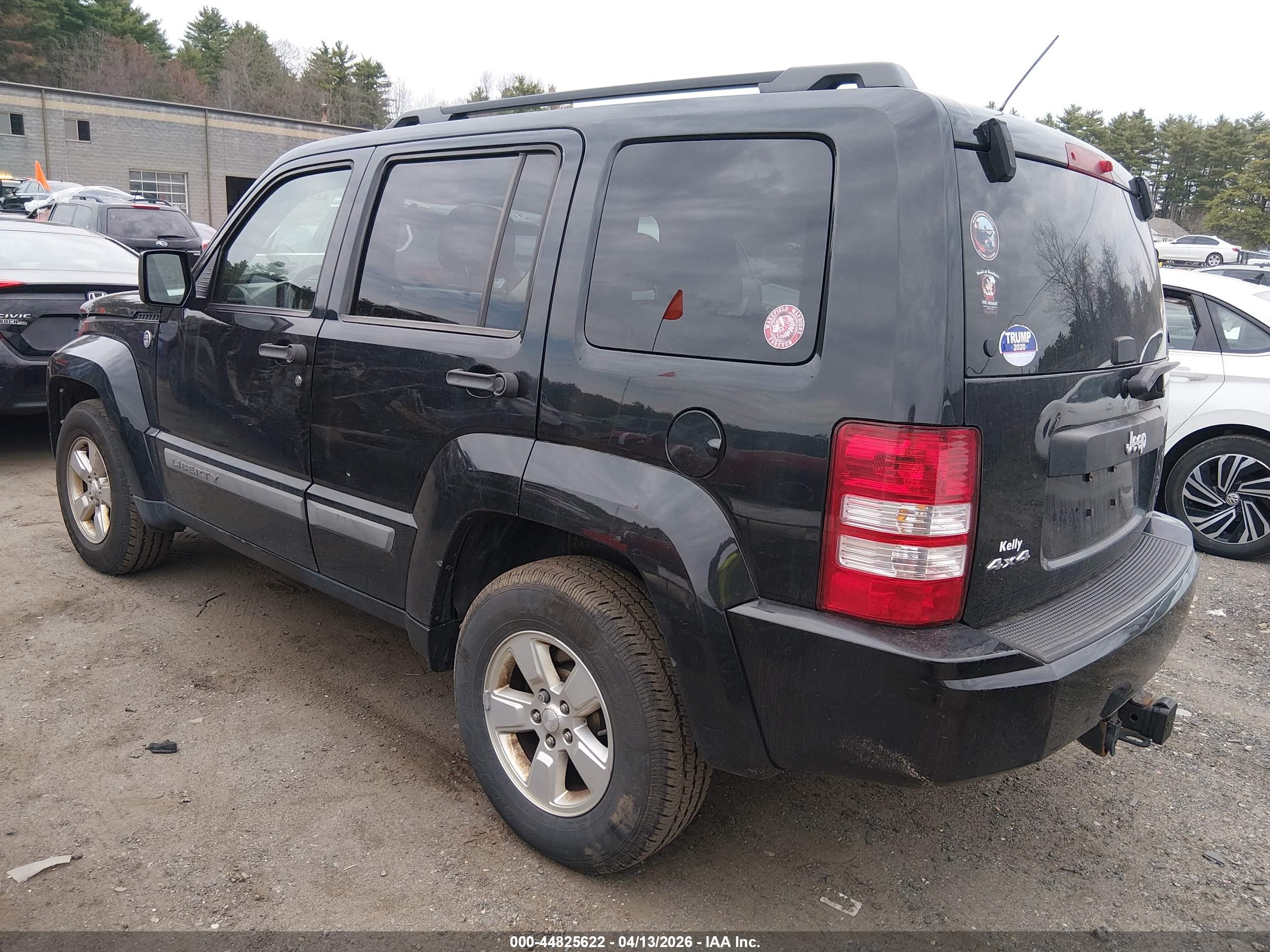 JEEP LIBERTY image 3