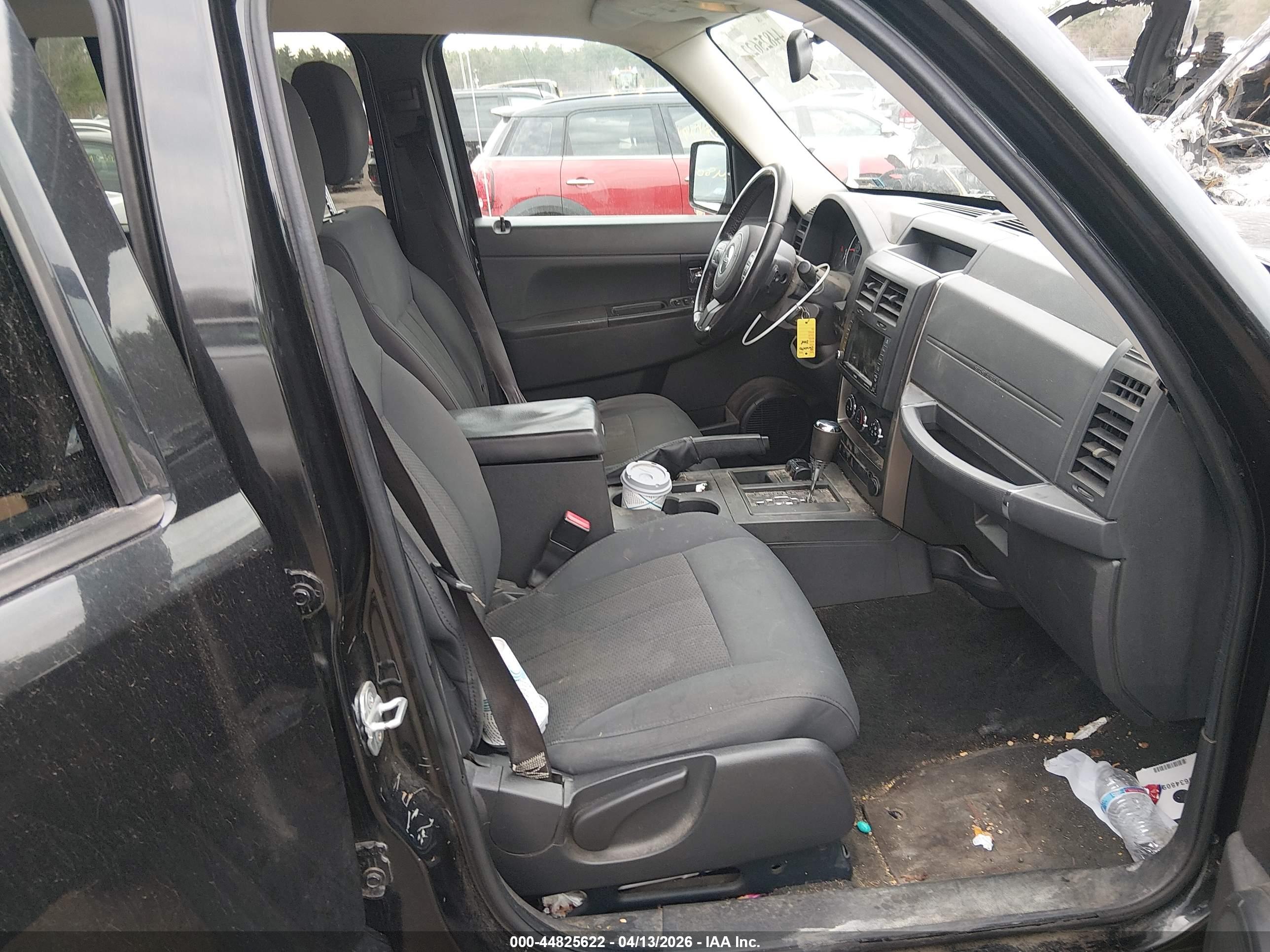 JEEP LIBERTY image 5