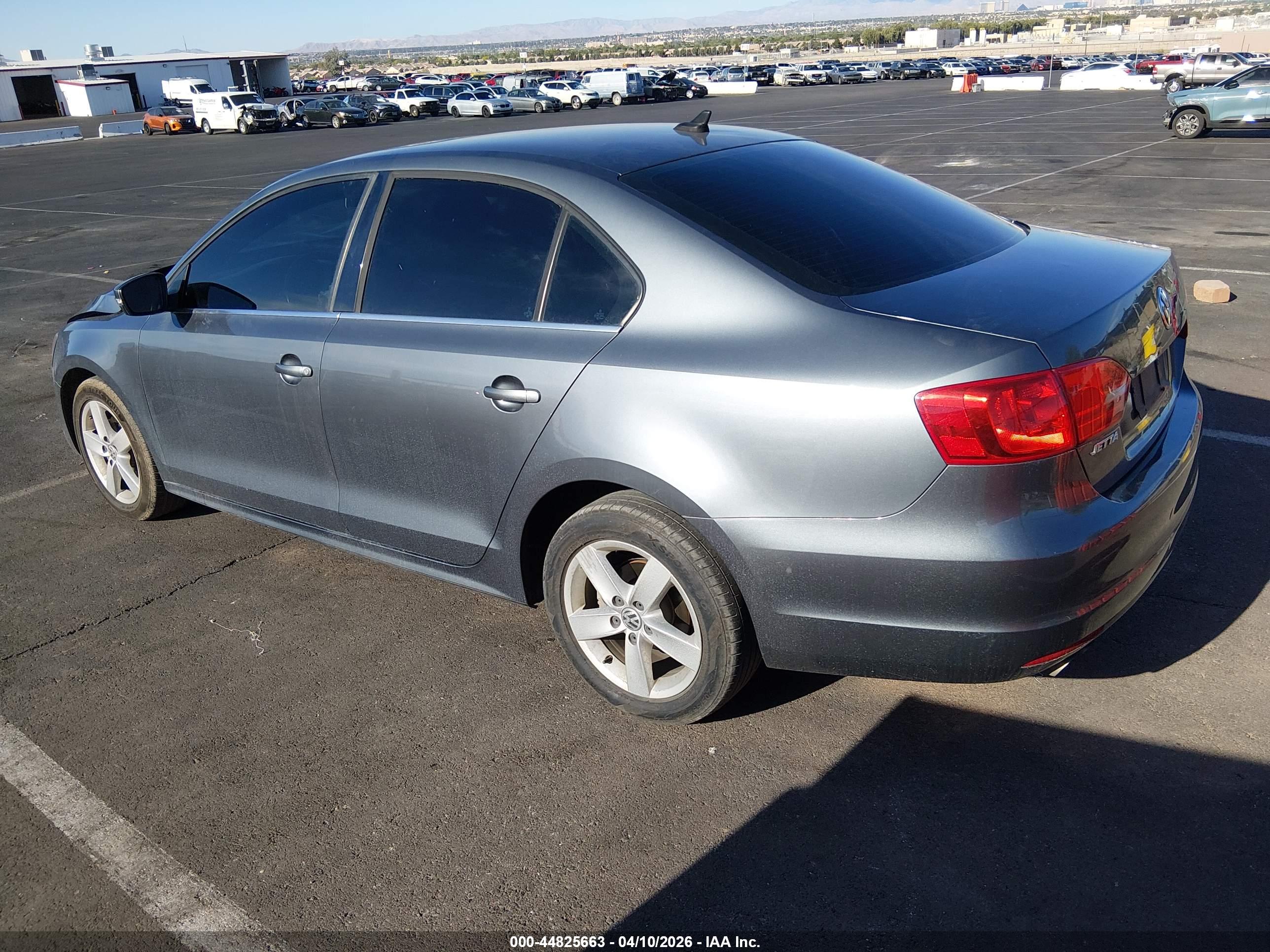 VOLKSWAGEN JETTA image 3