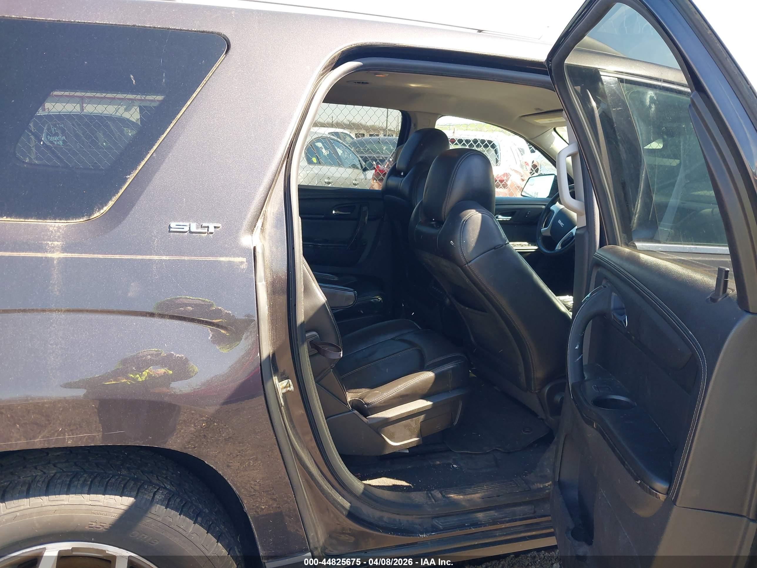 GMC ACADIA image 8