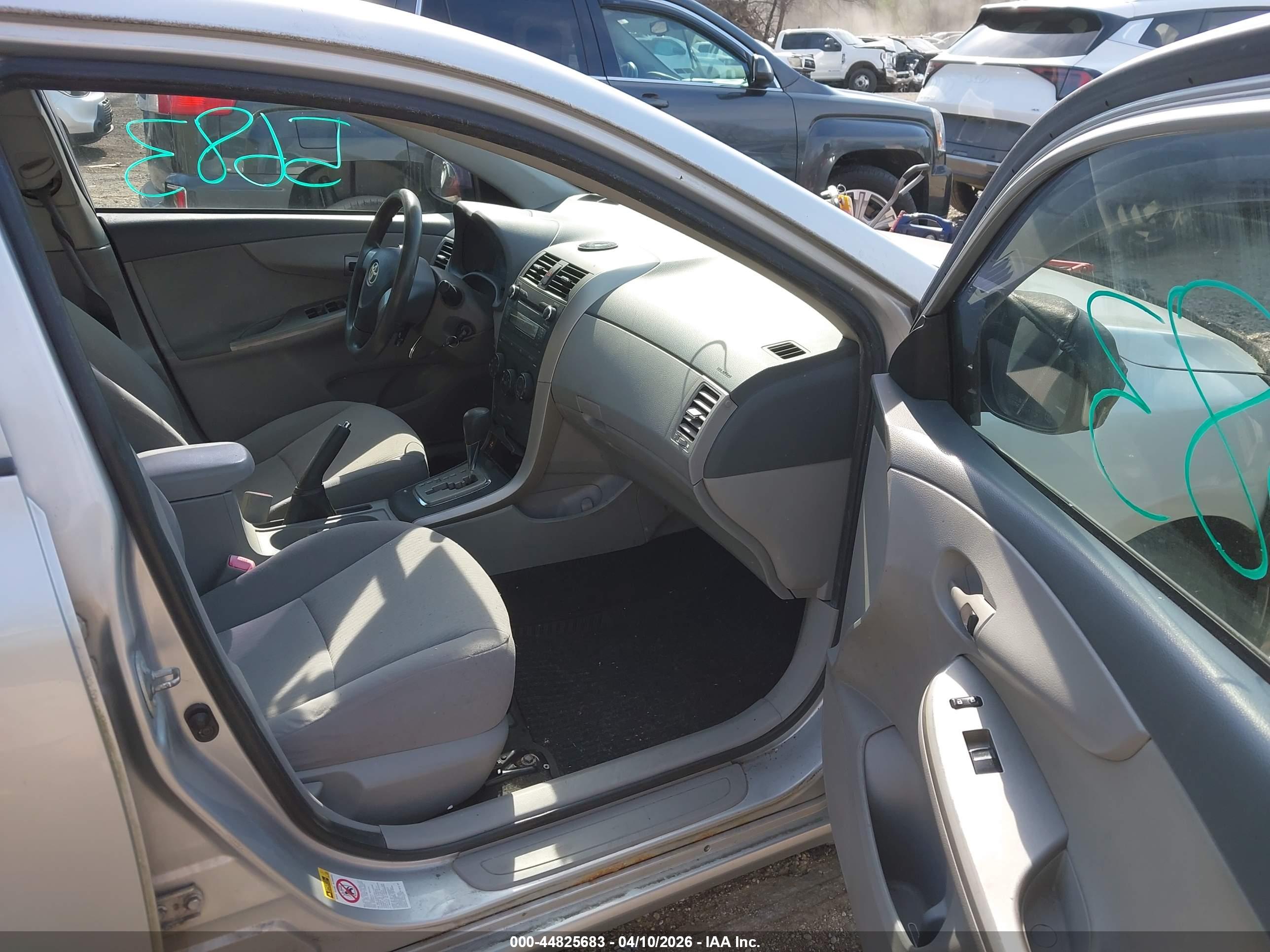 TOYOTA COROLLA image 5