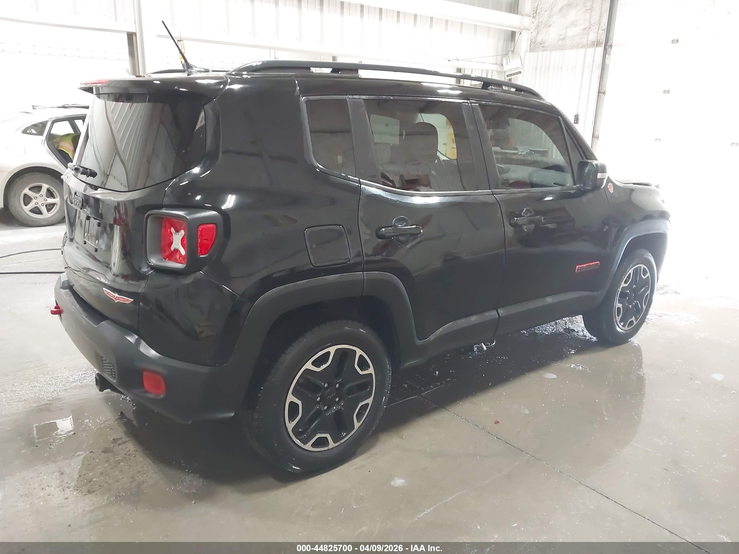 JEEP RENEGADE image 4