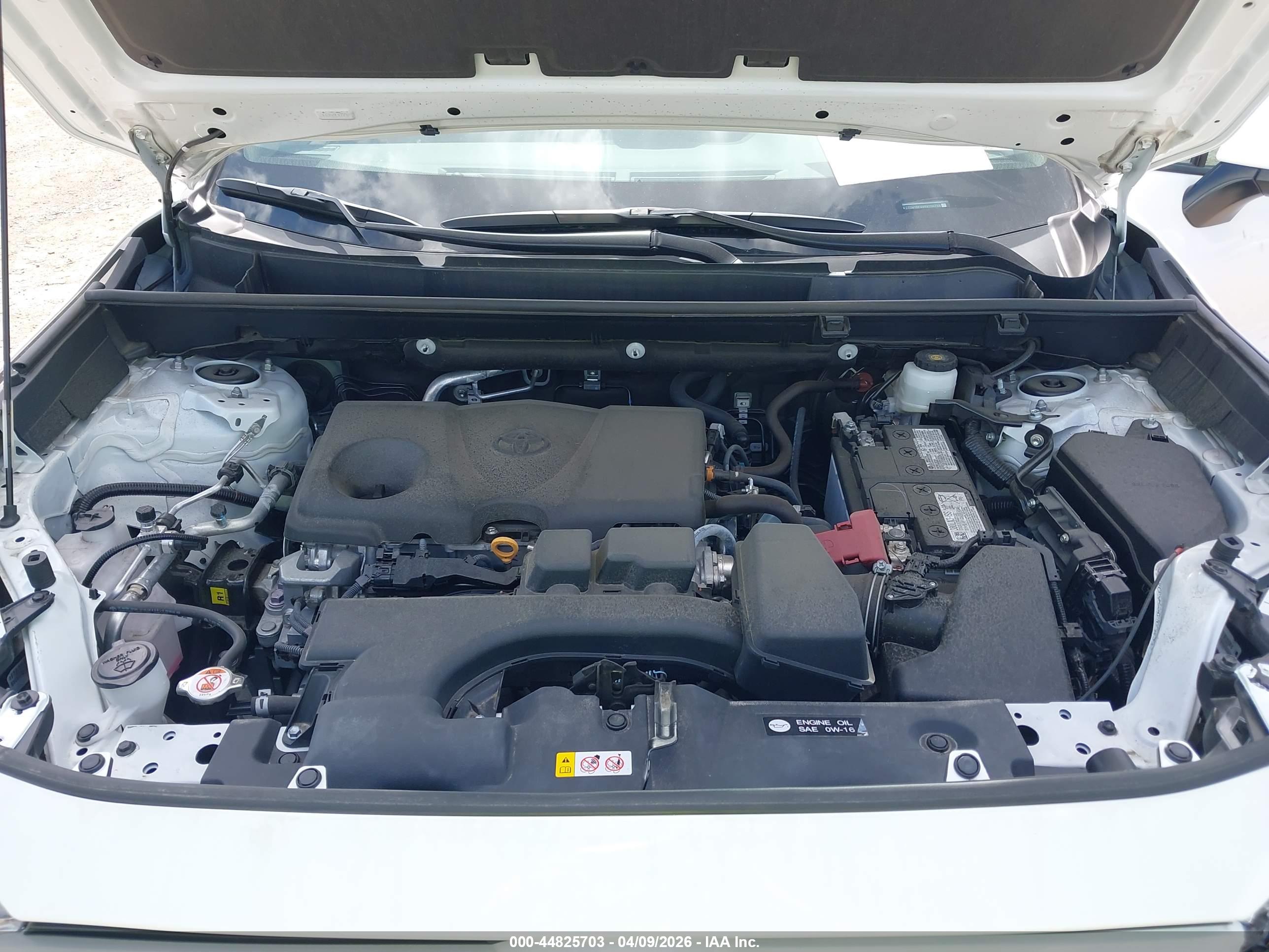 TOYOTA RAV4 image 10