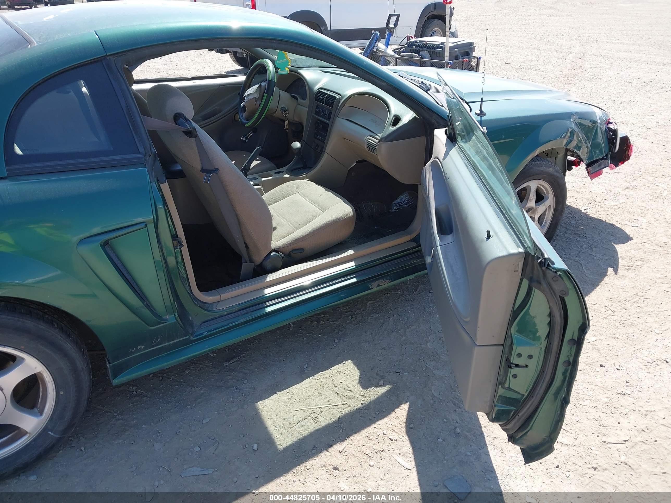 FORD MUSTANG image 5