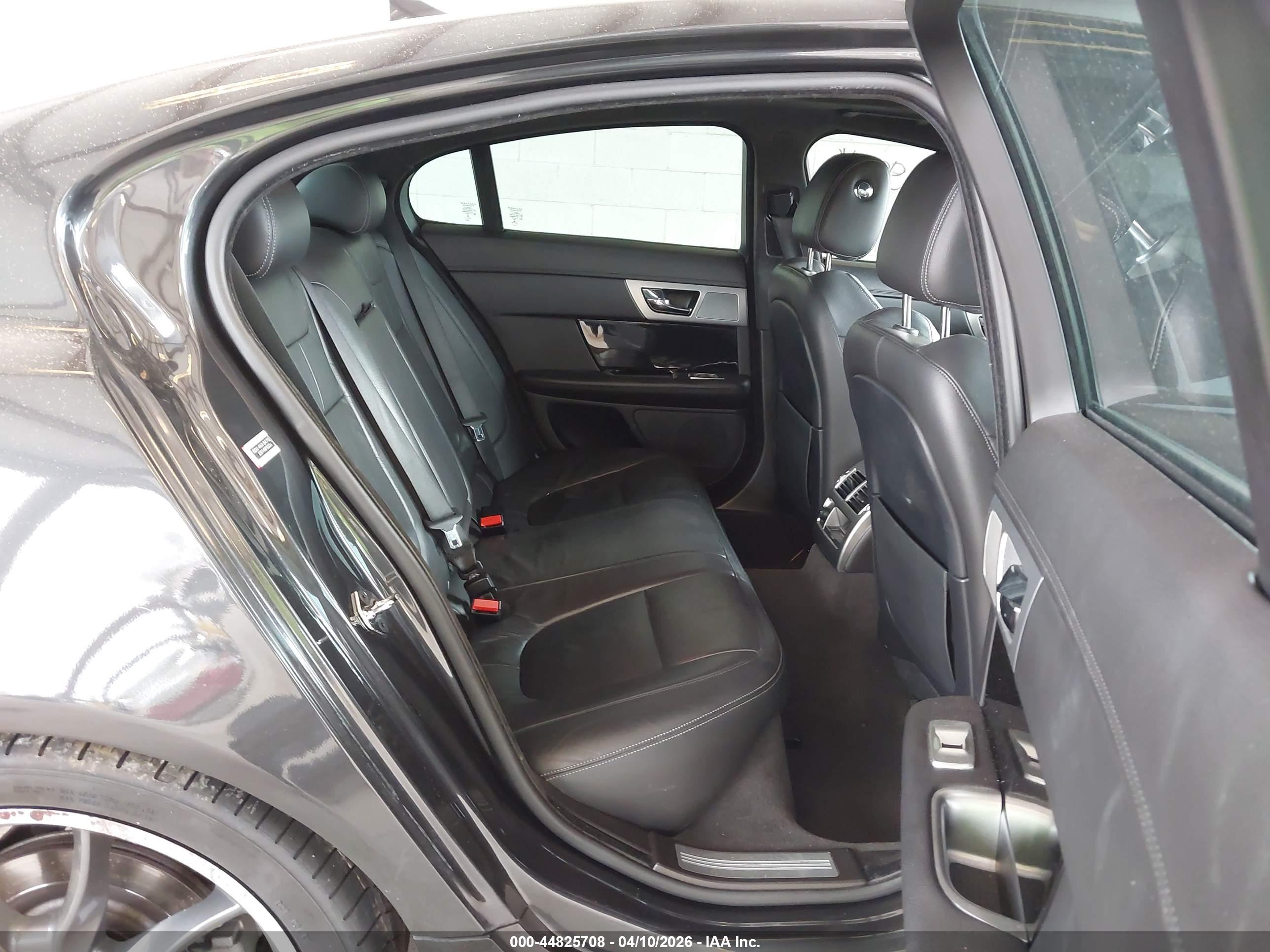 JAGUAR XF image 8