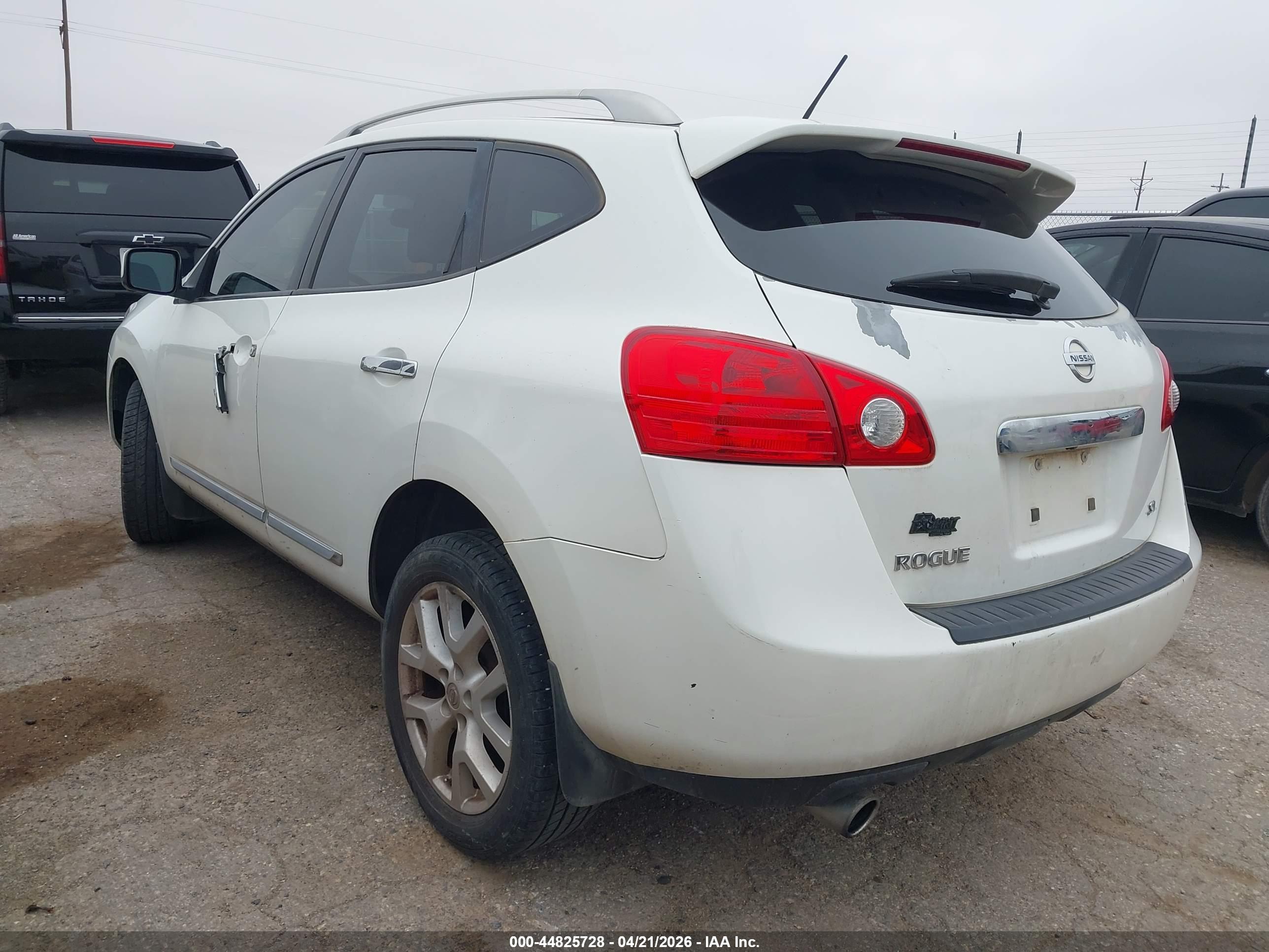 NISSAN ROGUE image 3