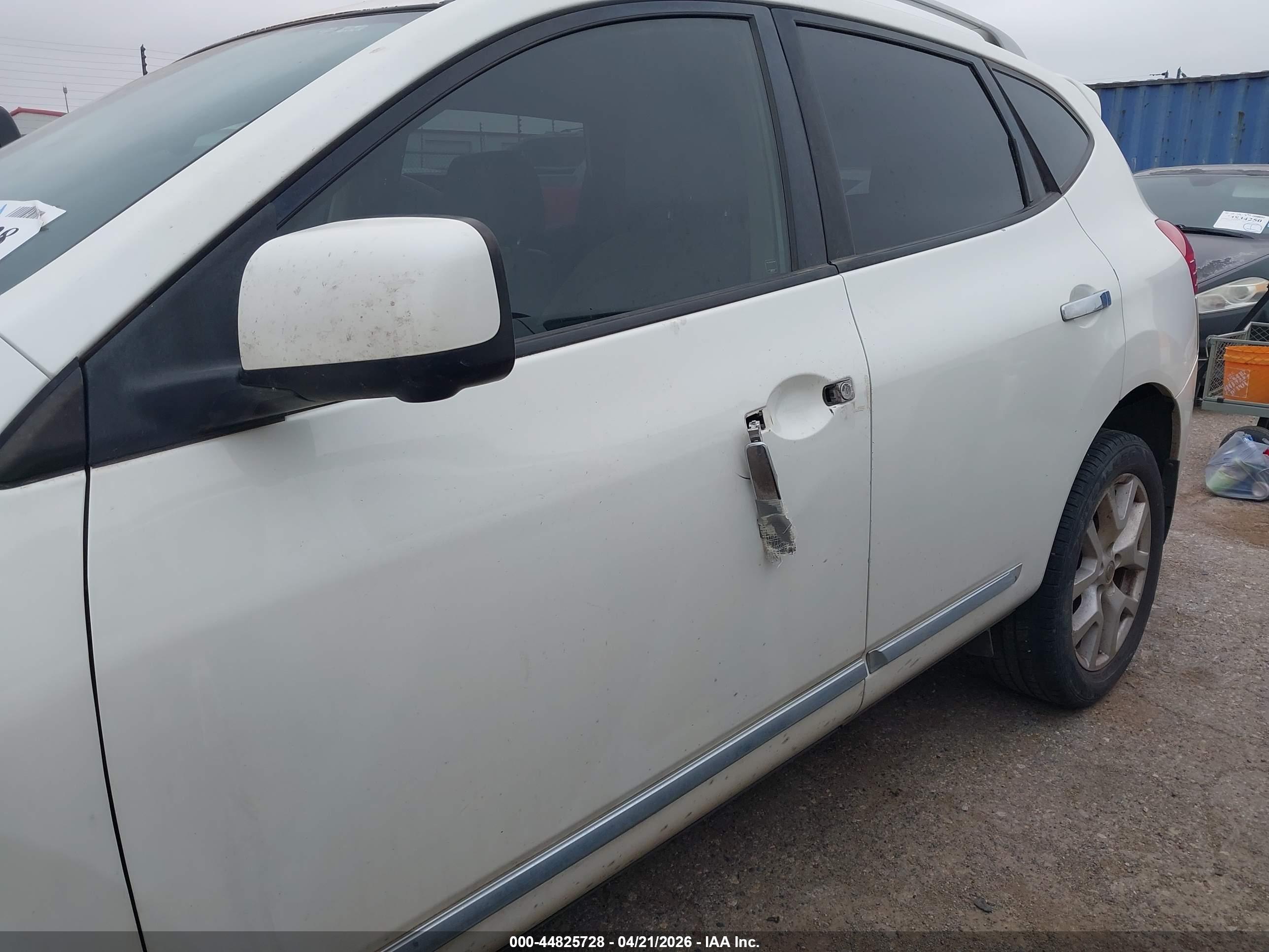 NISSAN ROGUE image 6