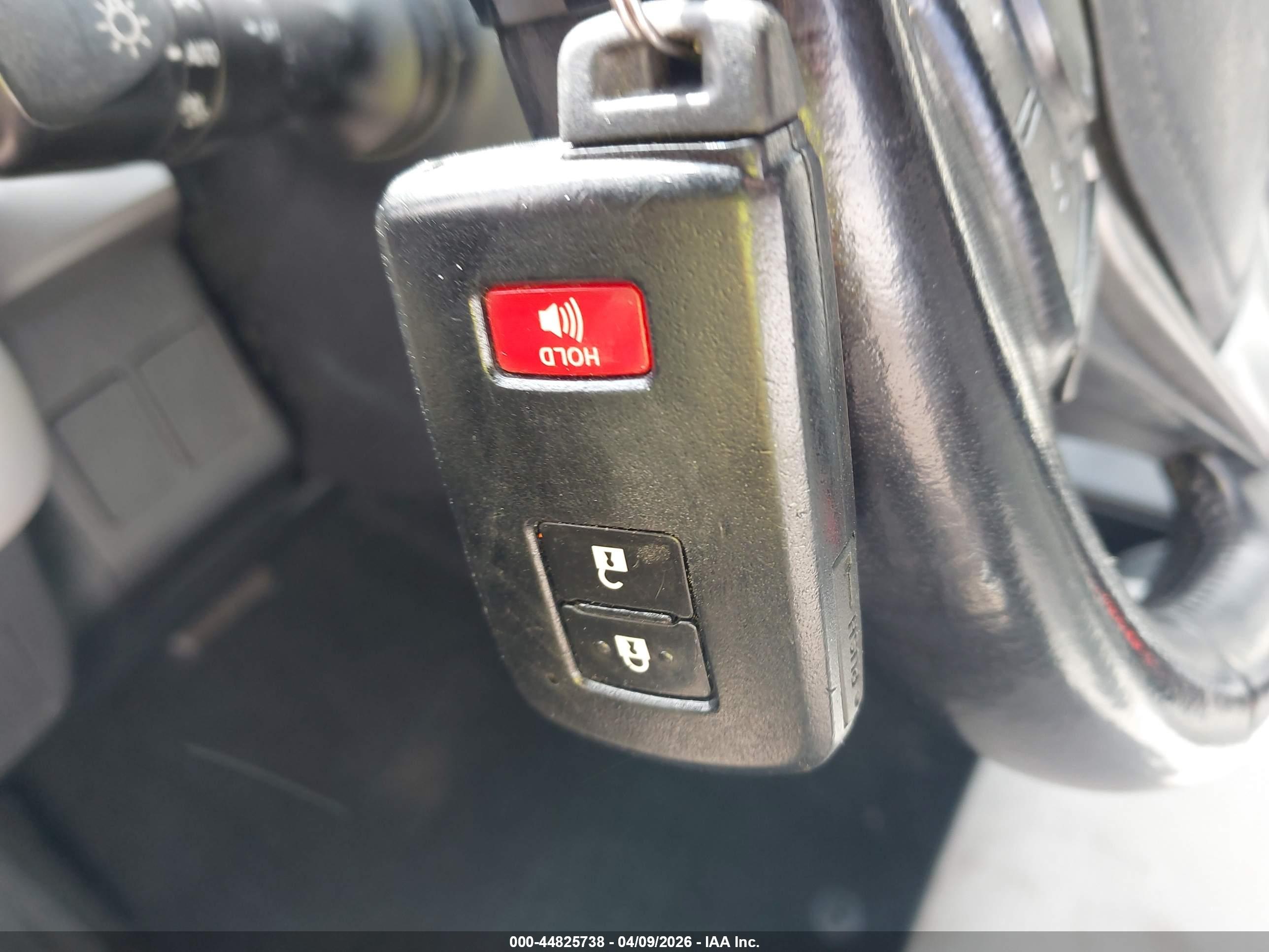 TOYOTA RAV4 image 11