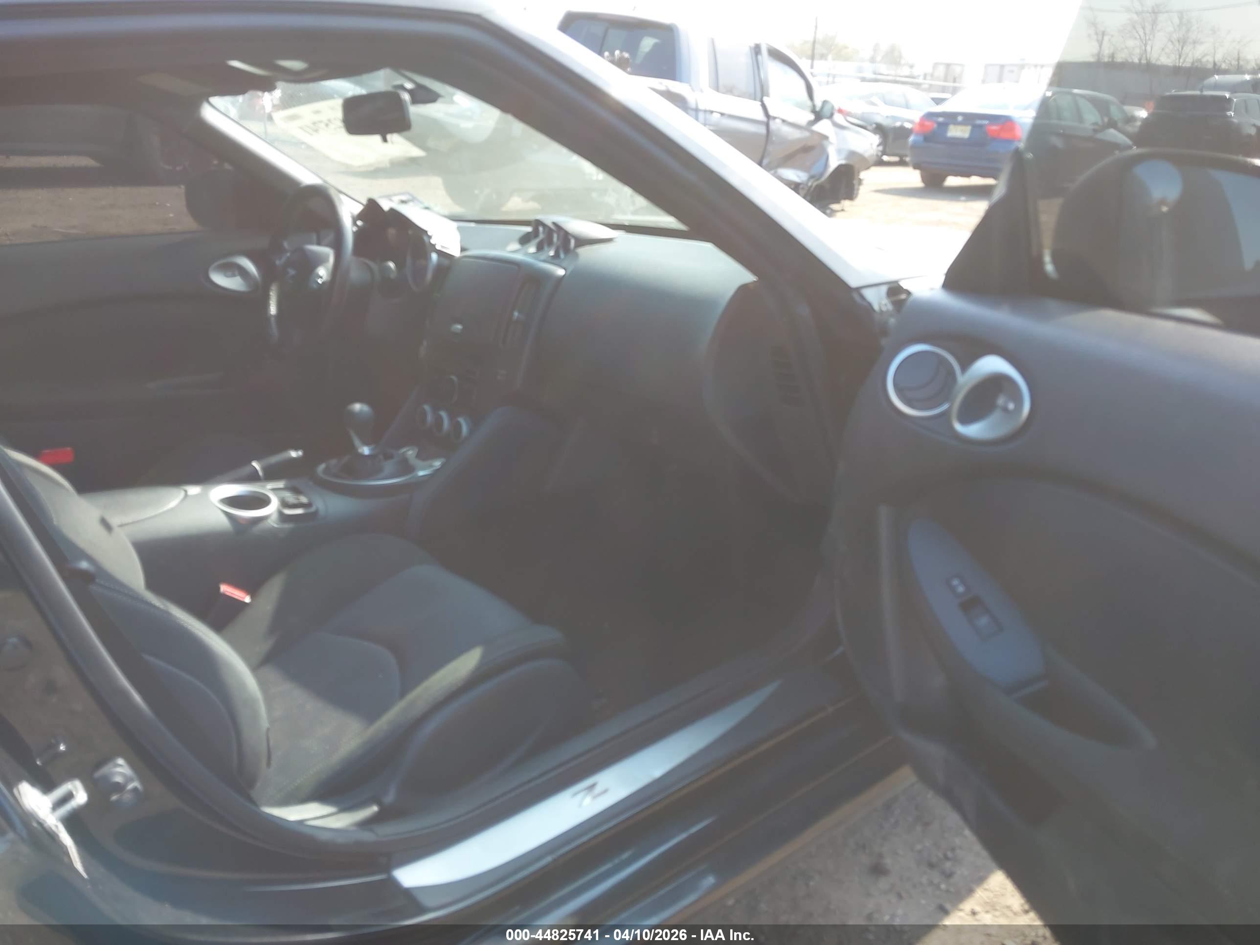 NISSAN 370Z image 5