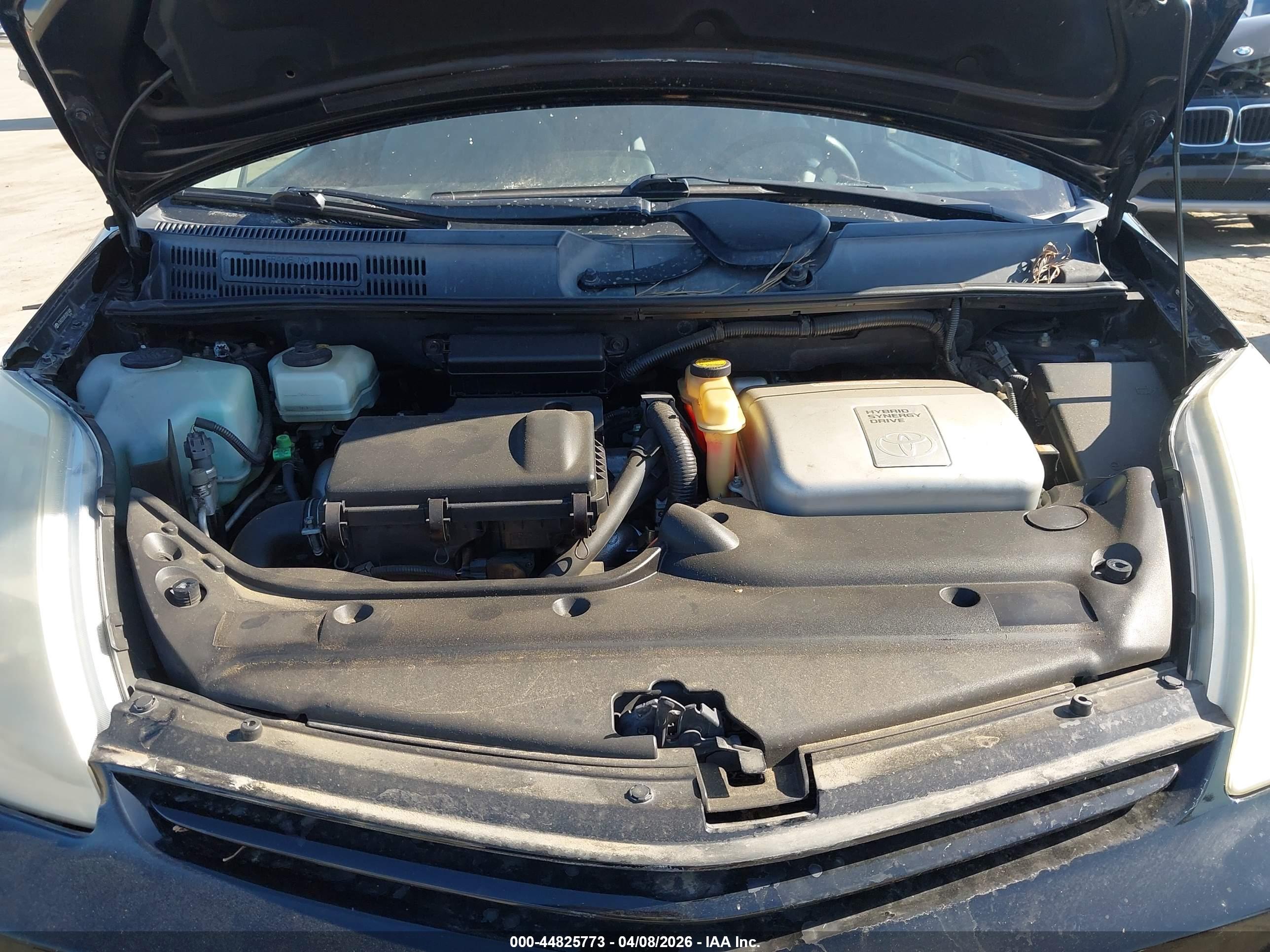TOYOTA PRIUS image 10