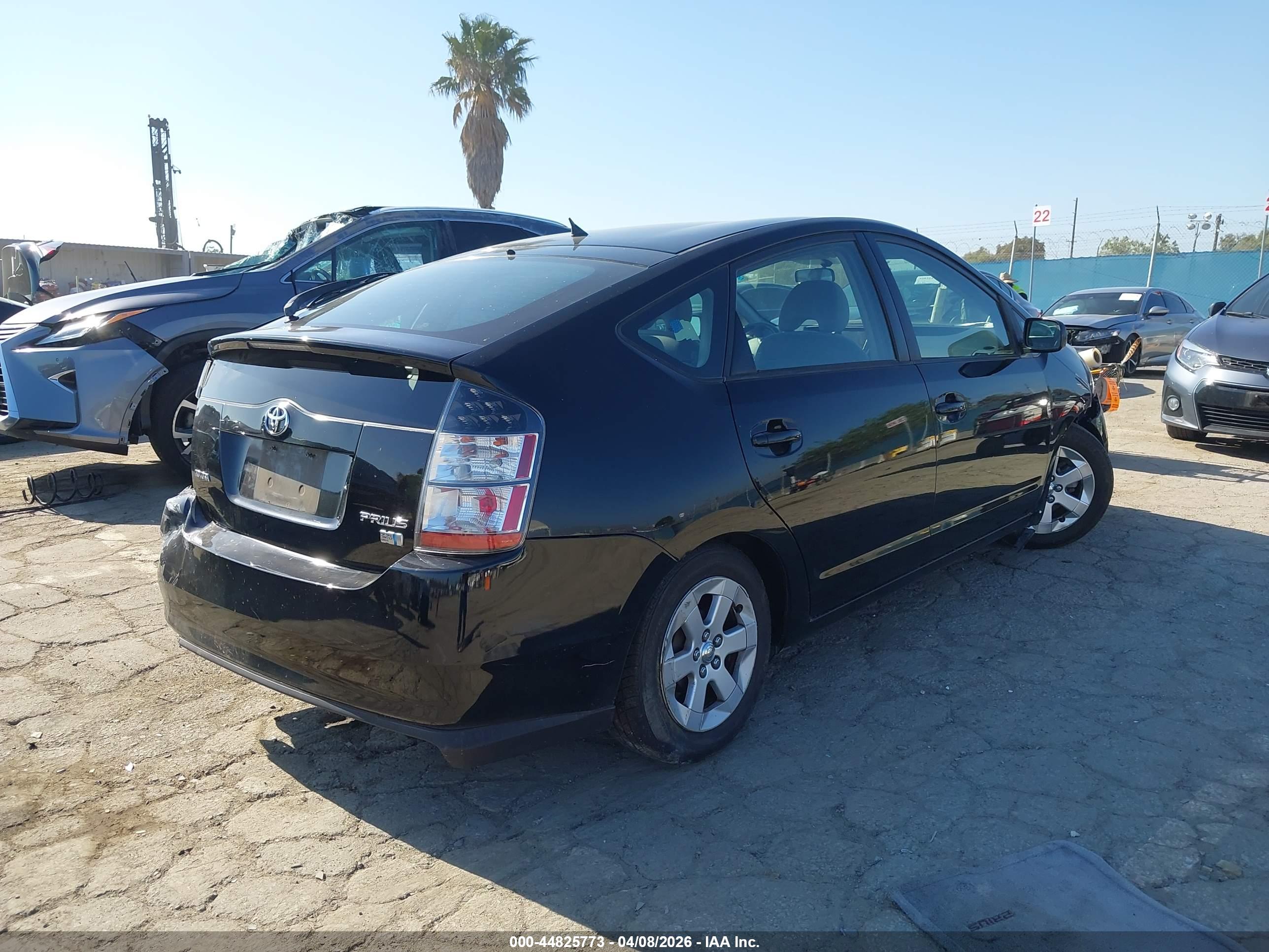 TOYOTA PRIUS image 4