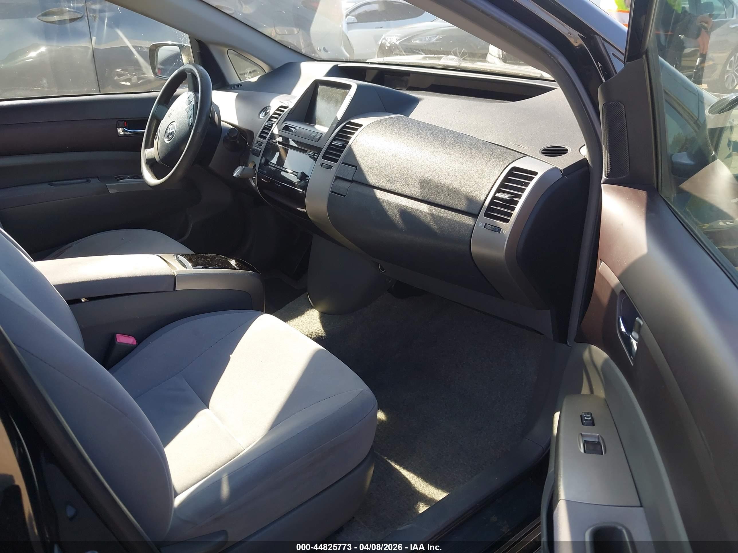 TOYOTA PRIUS image 5
