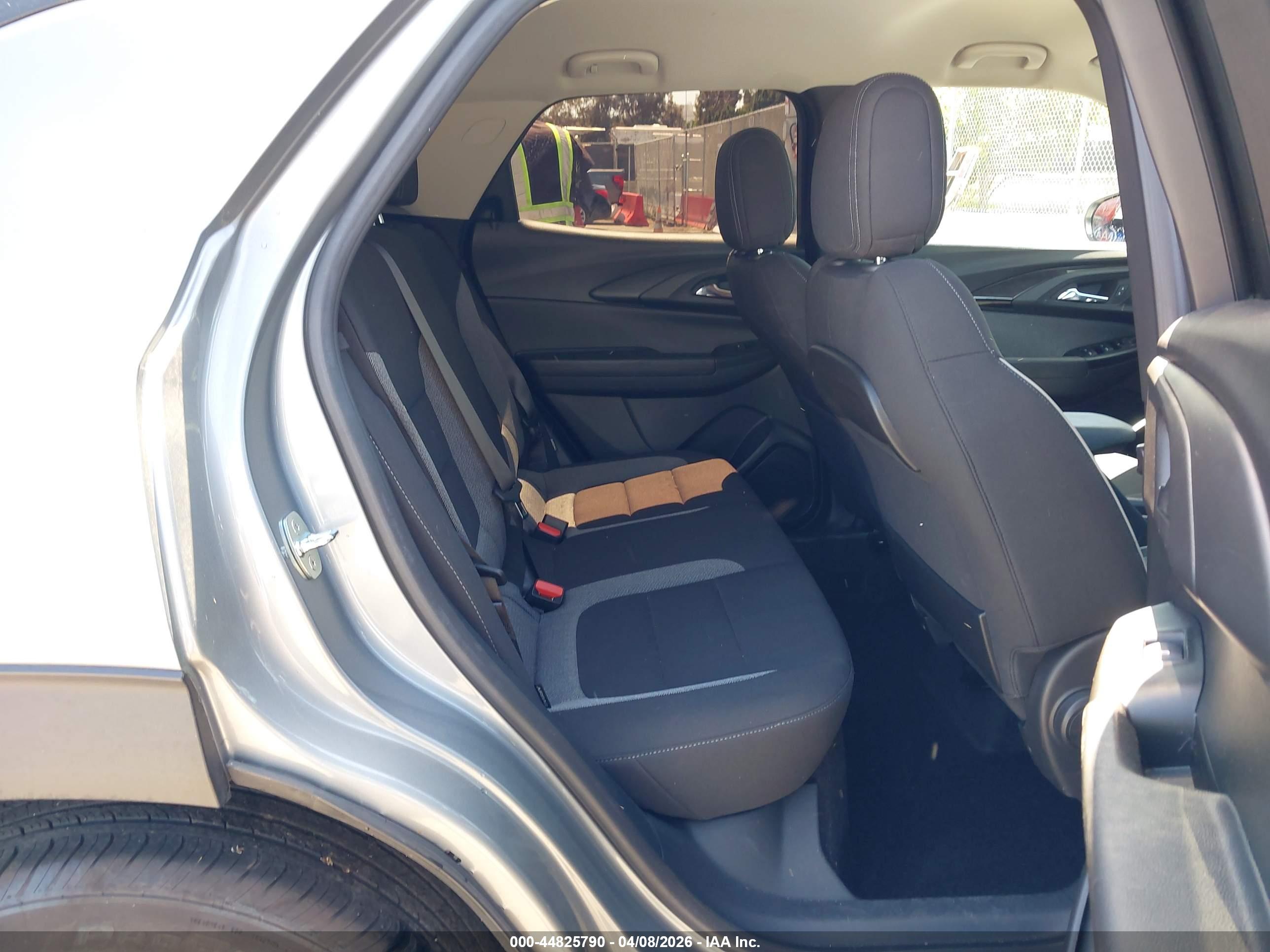 CHEVROLET TRAILBLAZER image 8