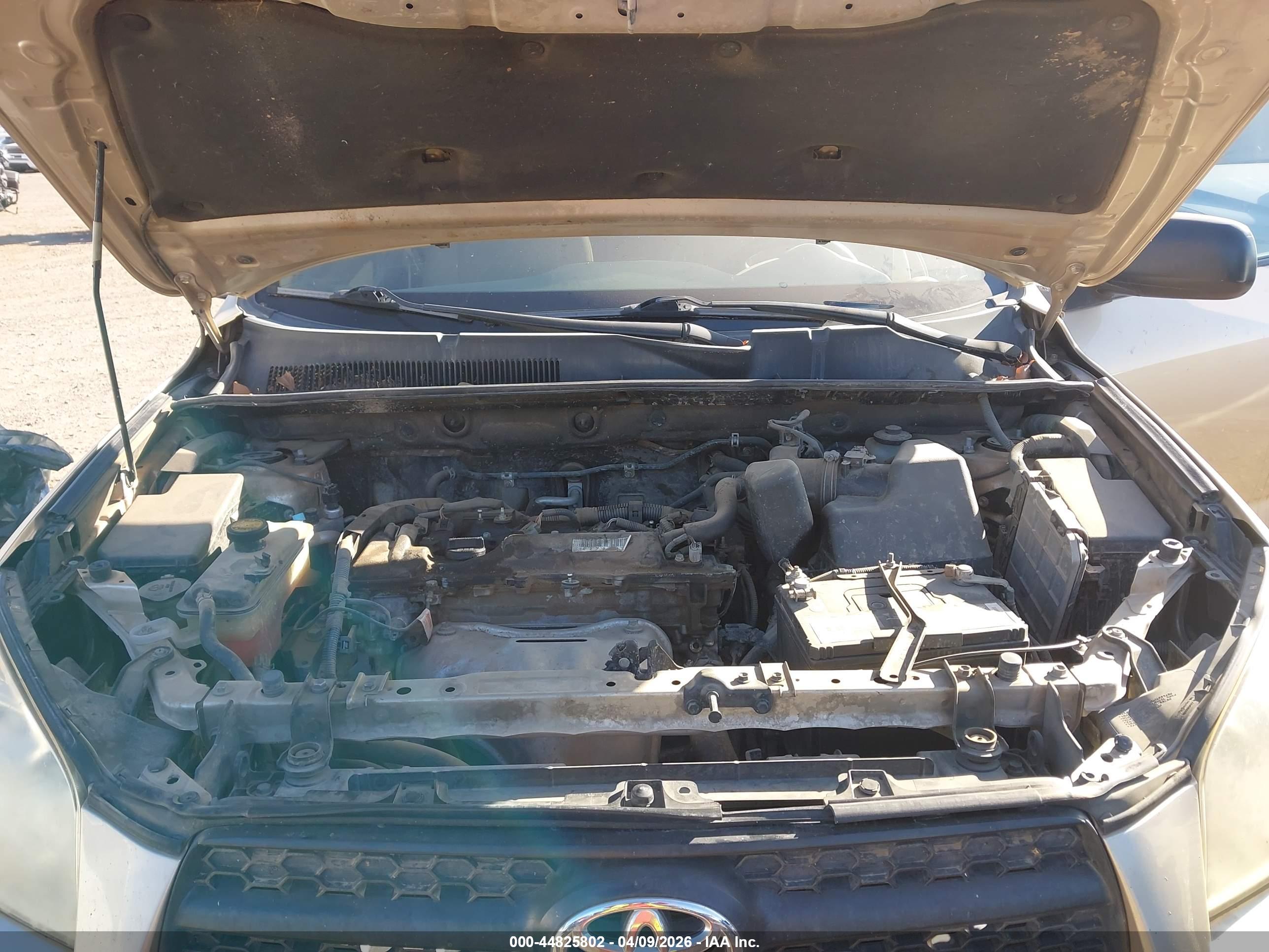 TOYOTA RAV4 image 10