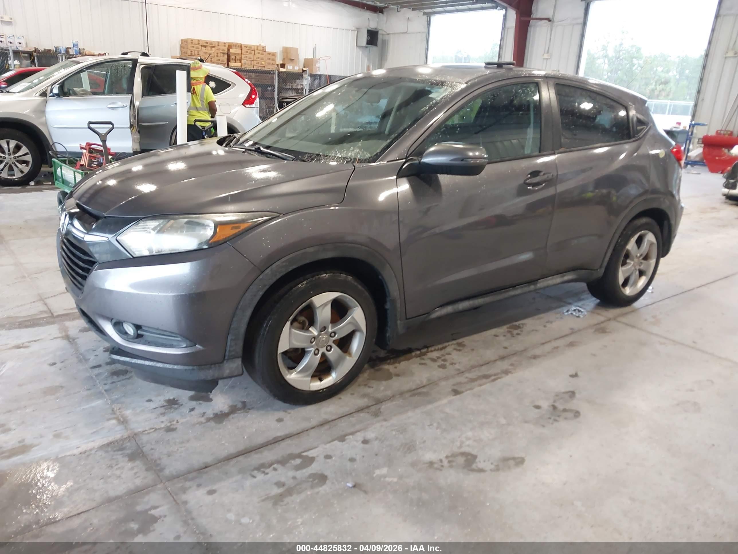 HONDA HR-V image 2