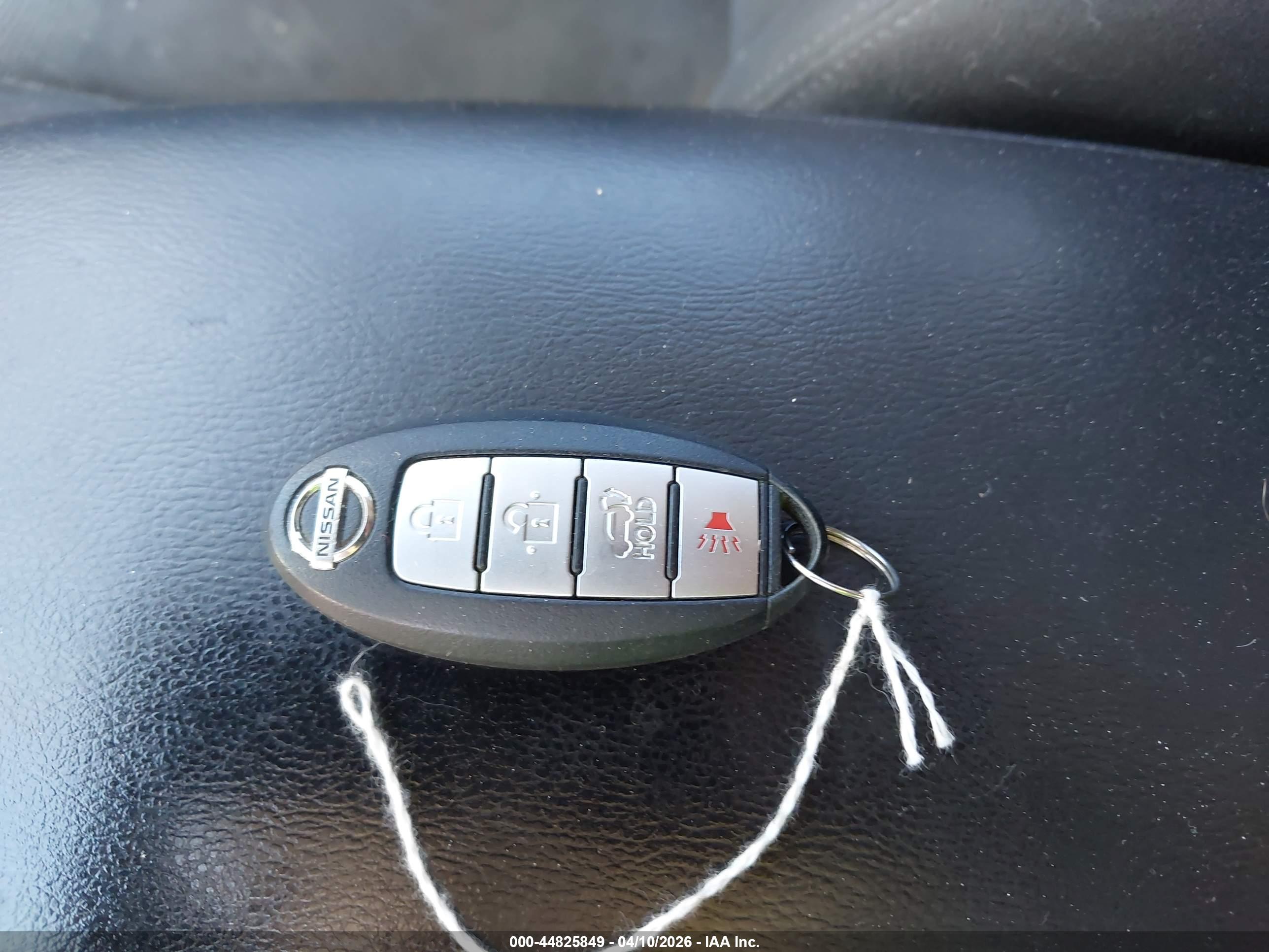 NISSAN ROGUE image 11