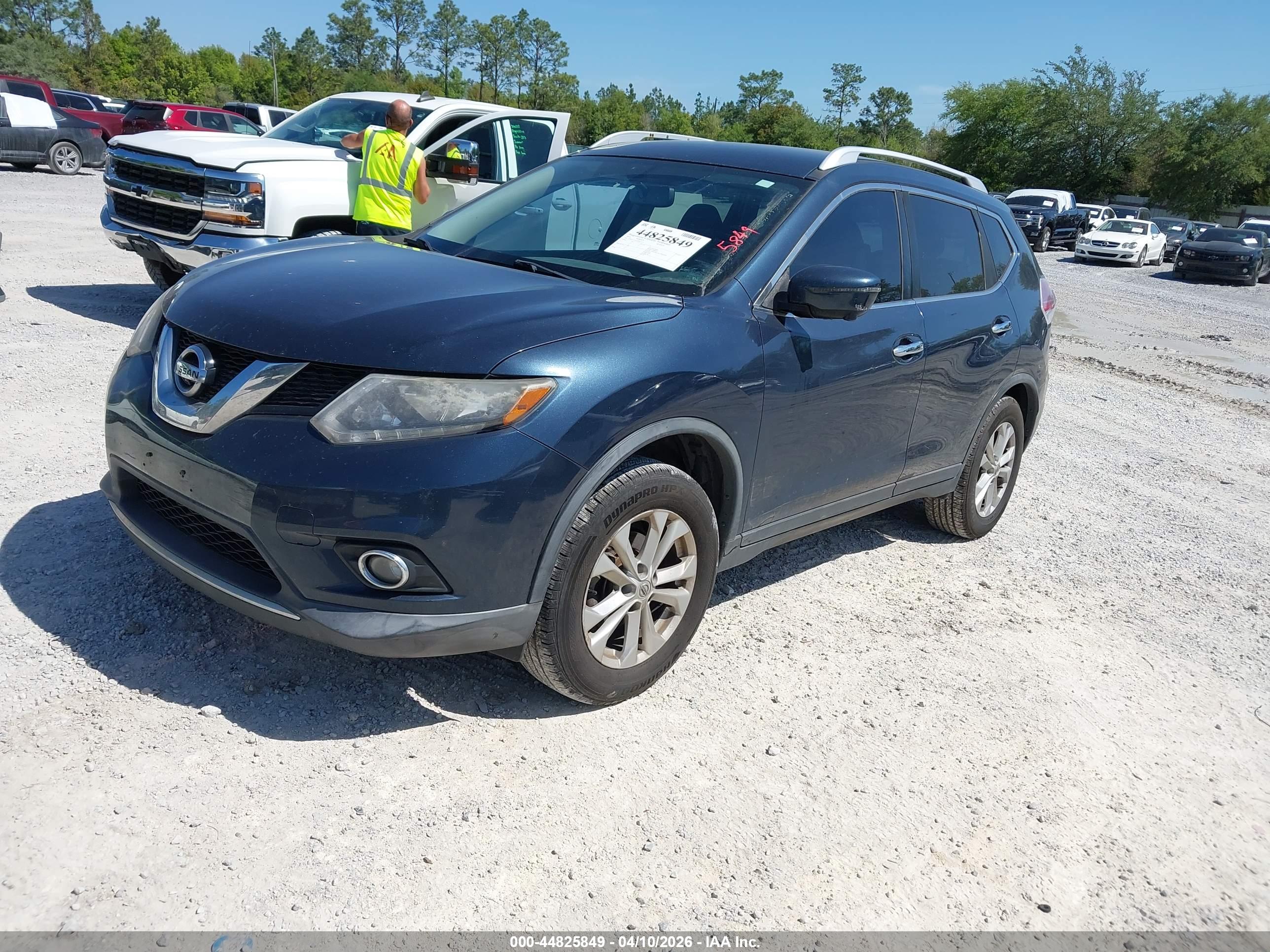 NISSAN ROGUE image 2