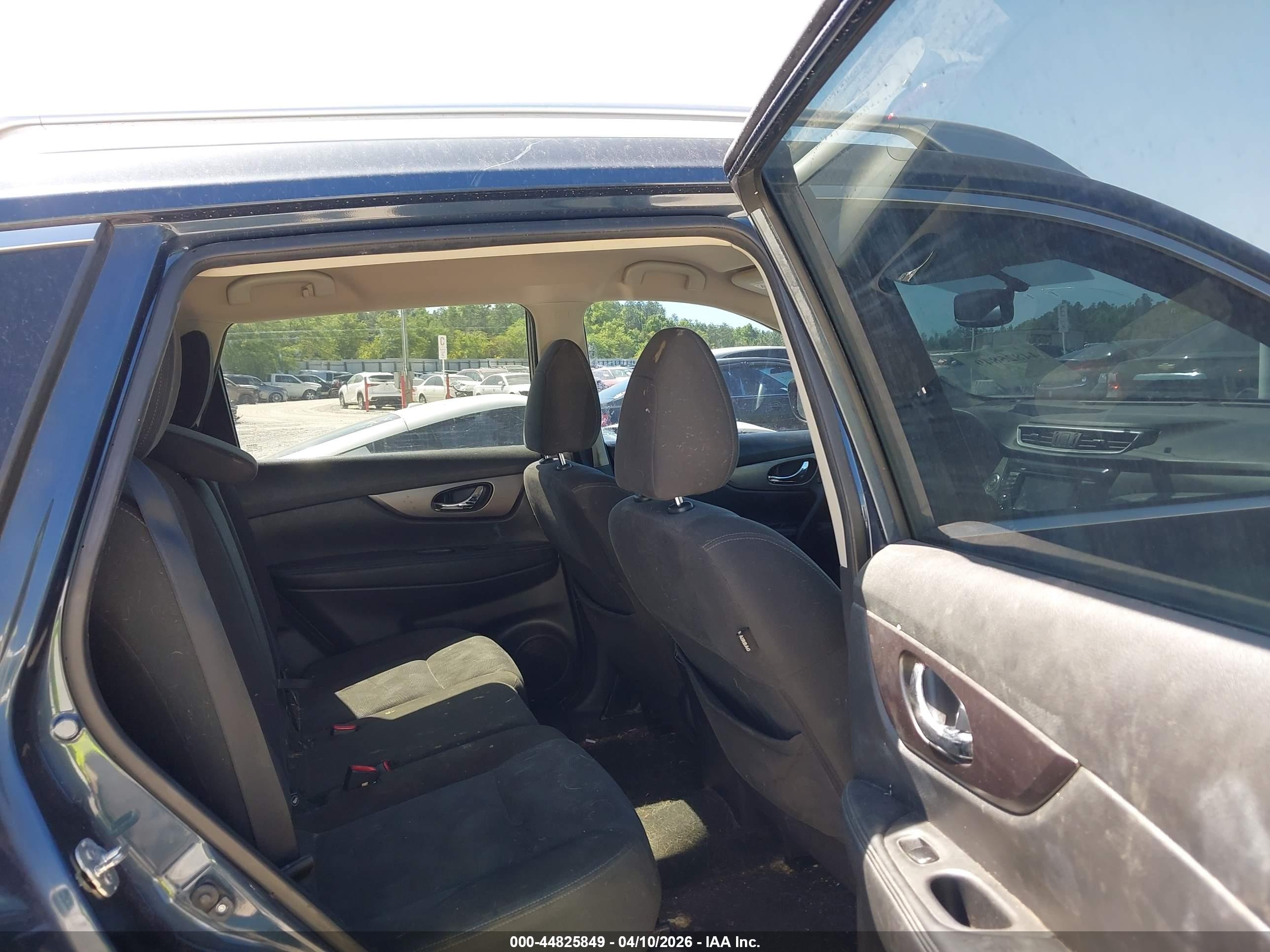 NISSAN ROGUE image 8