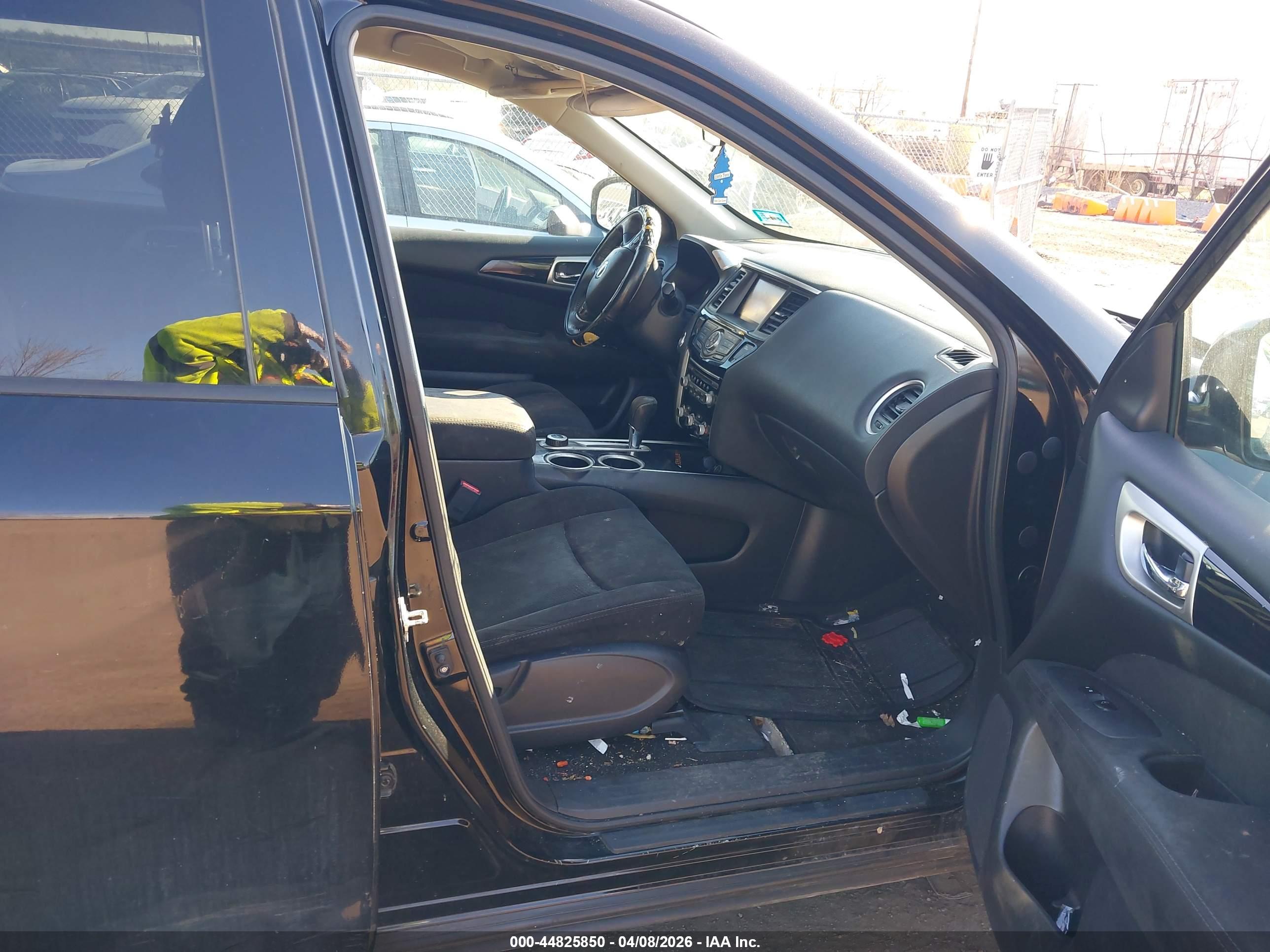 NISSAN PATHFINDER image 5