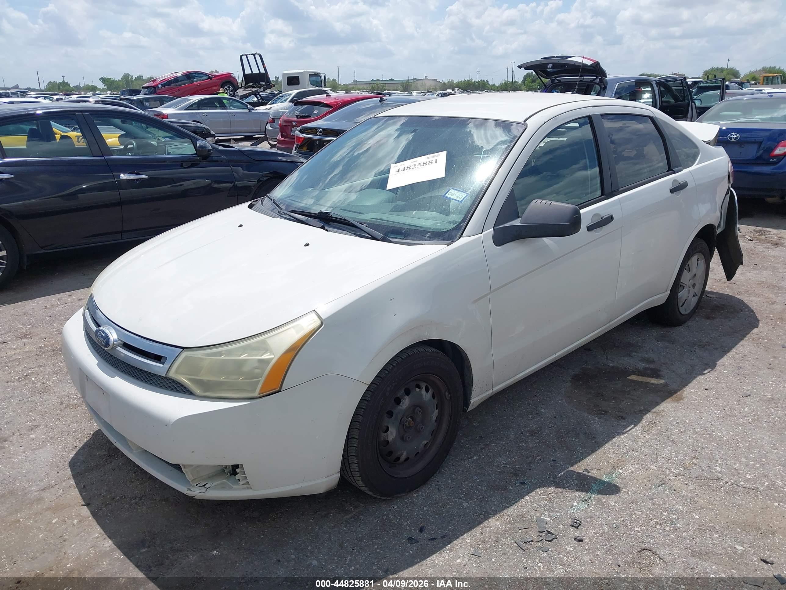 FORD FOCUS image 2