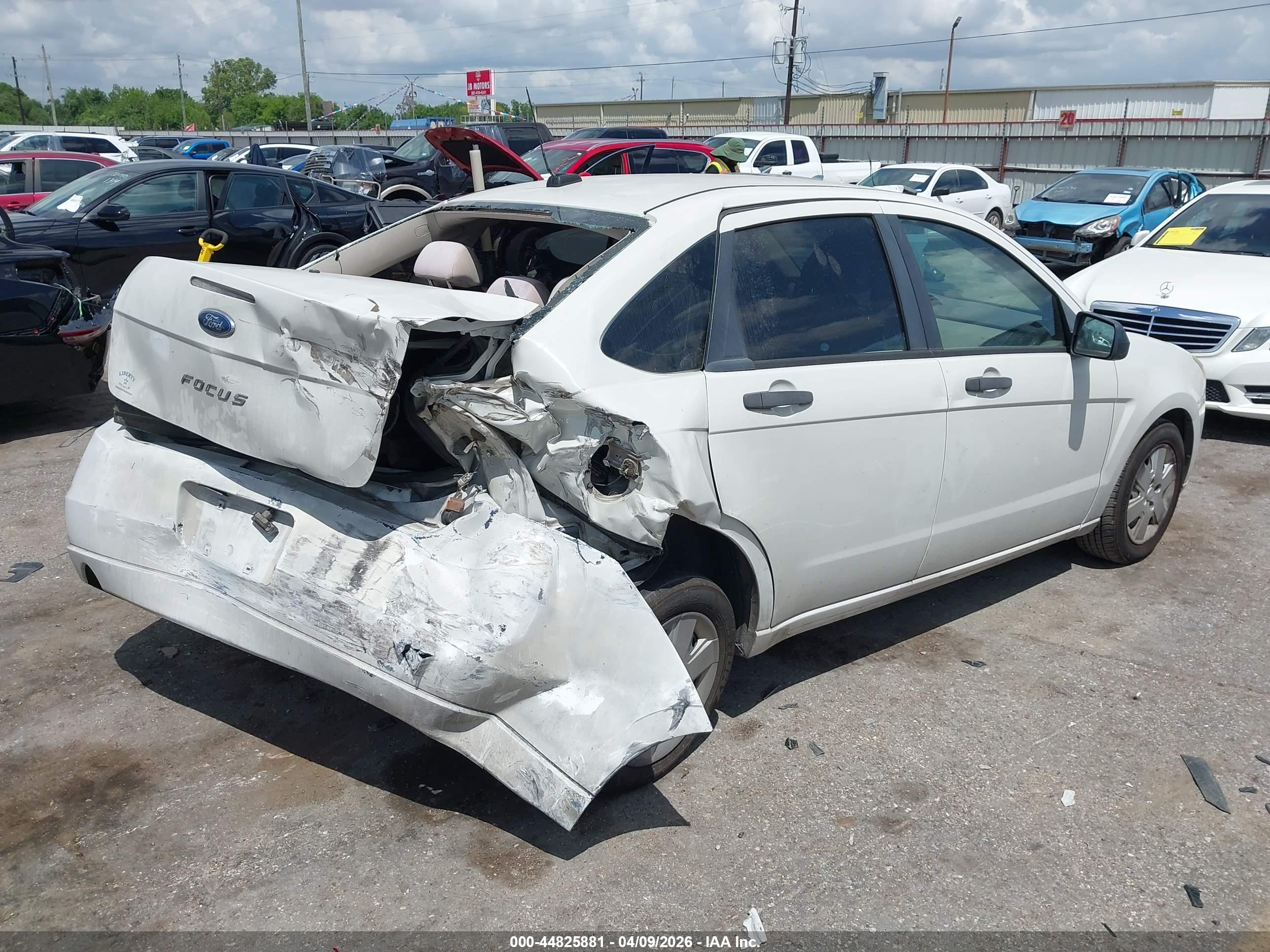 FORD FOCUS image 4
