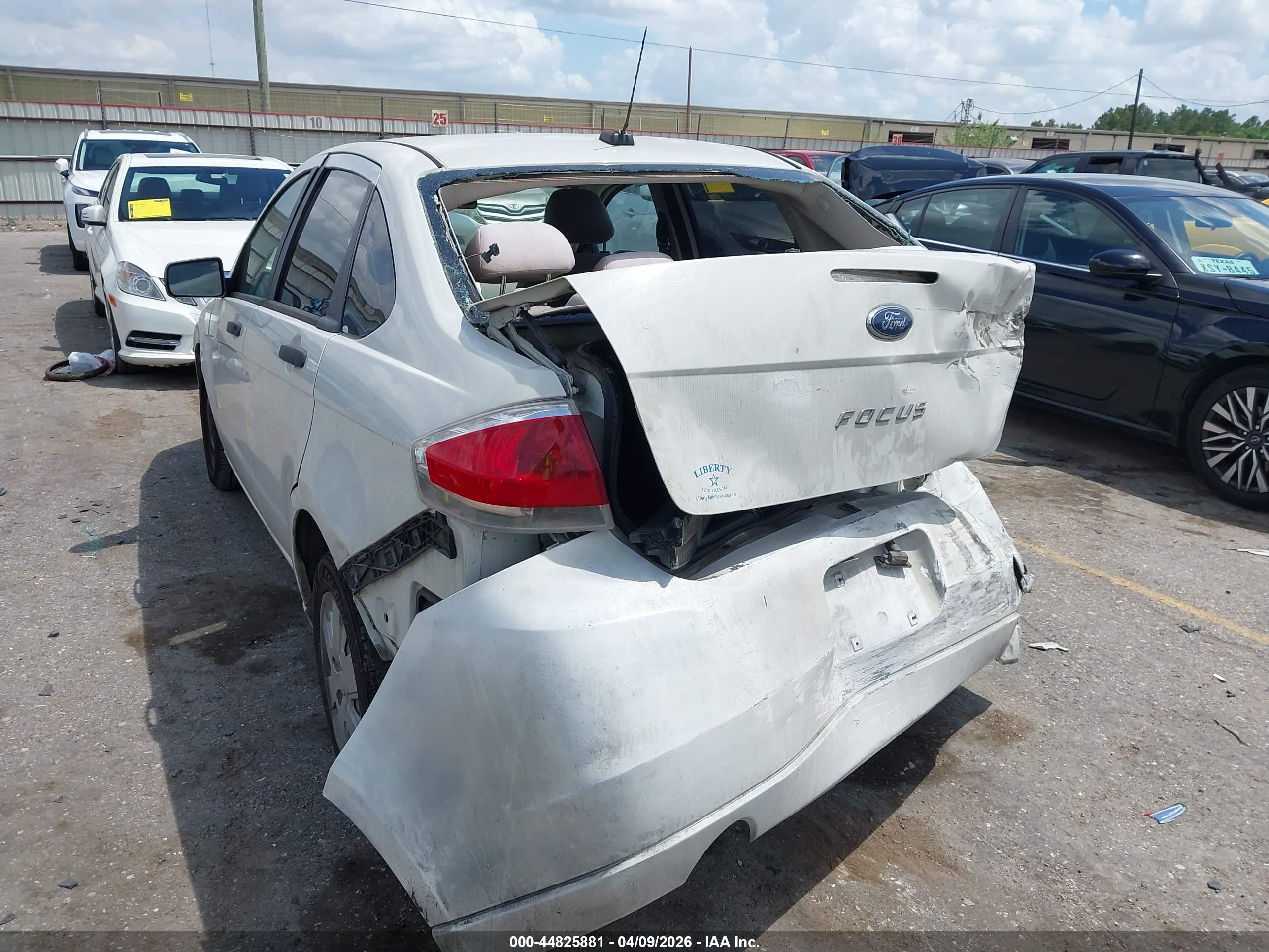 FORD FOCUS image 6