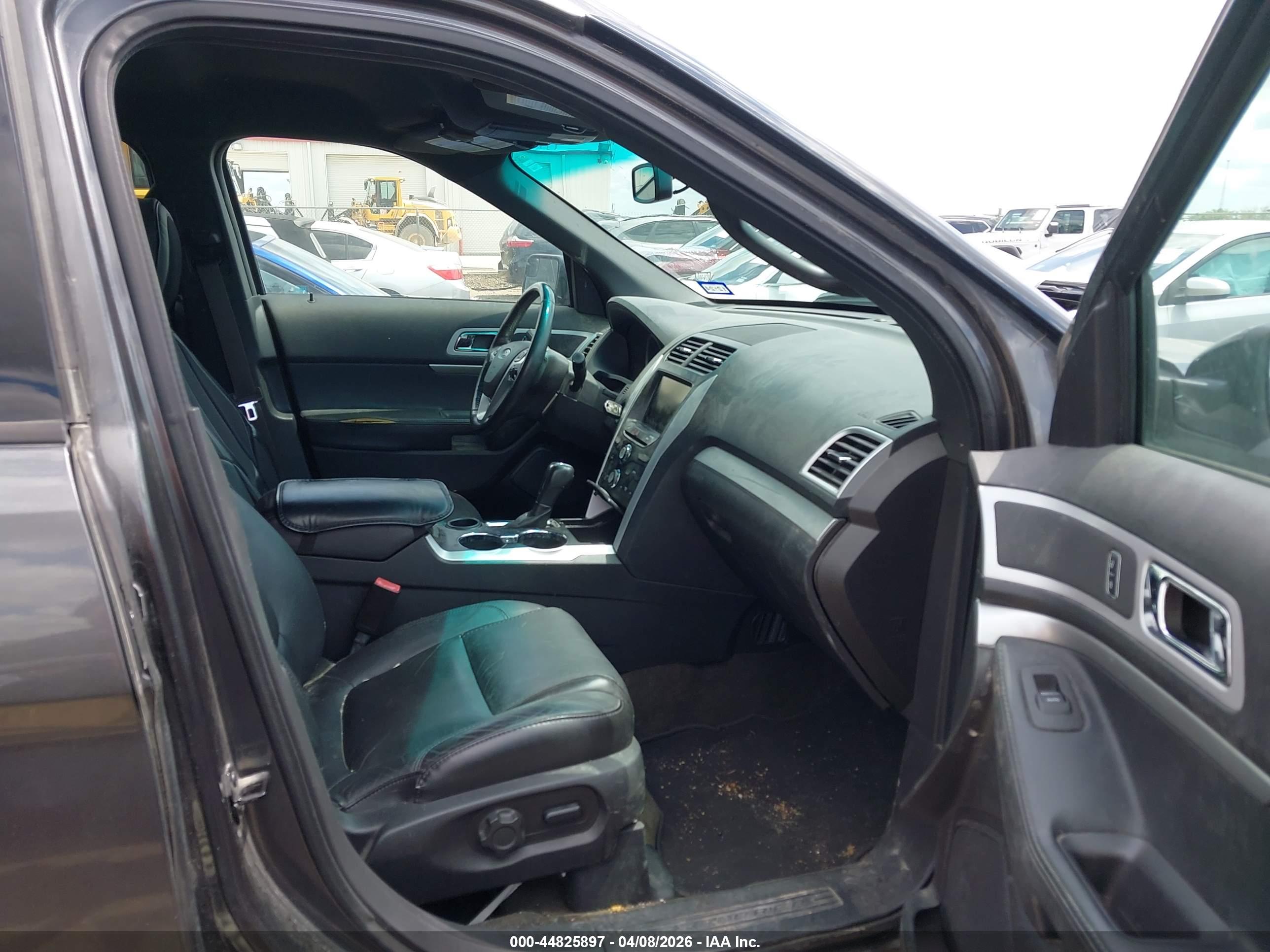 FORD EXPLORER image 5