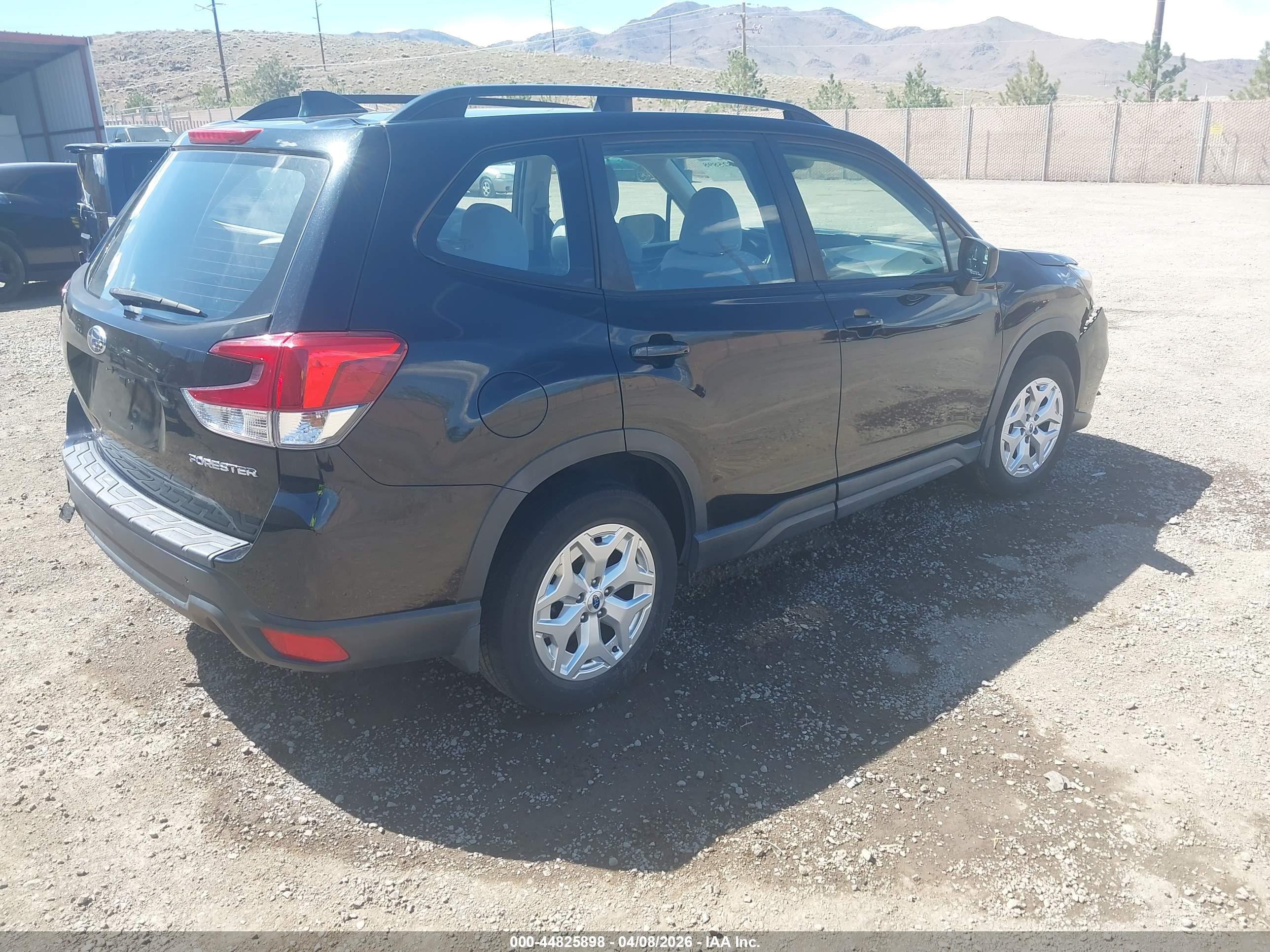 SUBARU FORESTER image 4