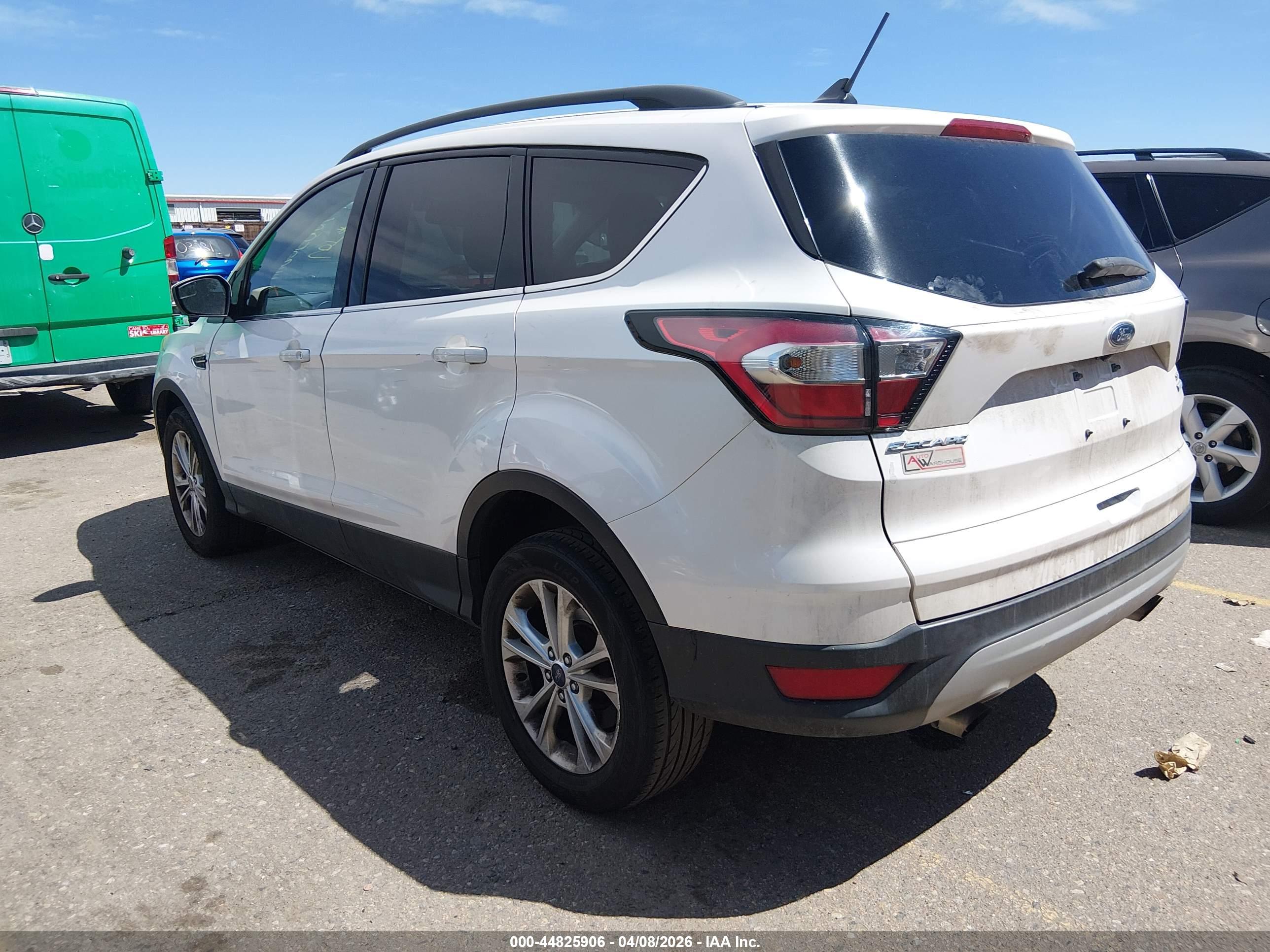 FORD ESCAPE image 3