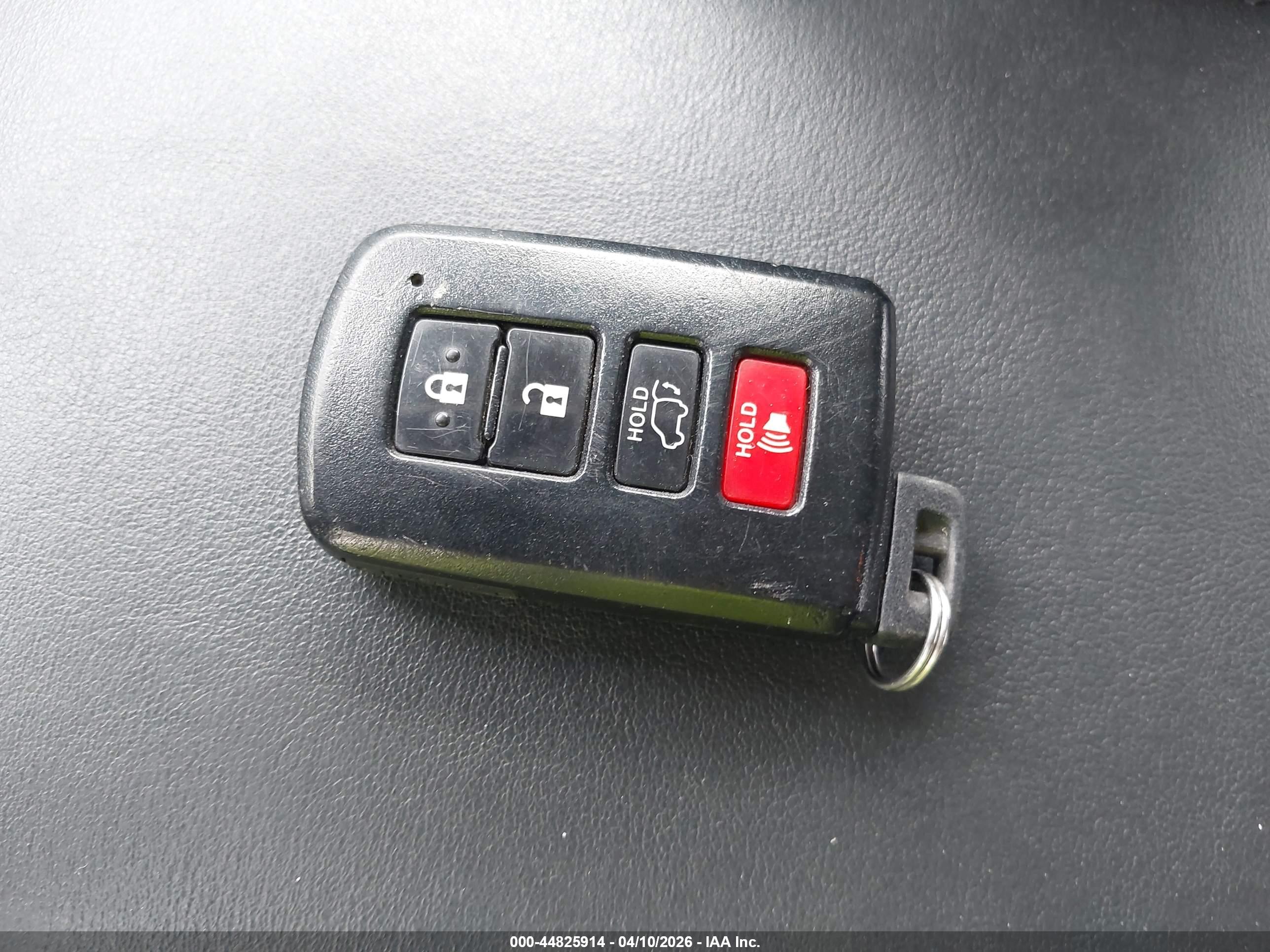 TOYOTA RAV4 image 11