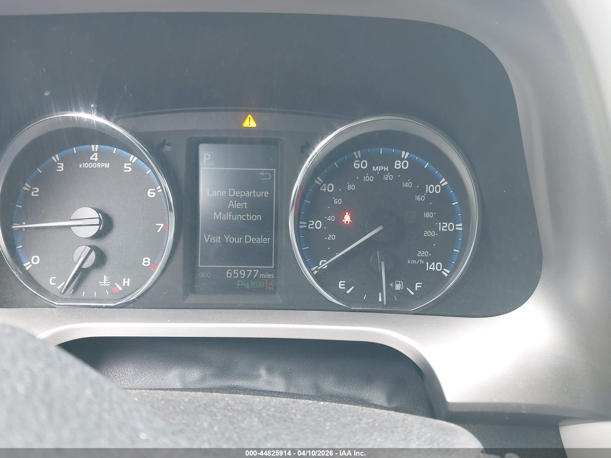 TOYOTA RAV4 image 7