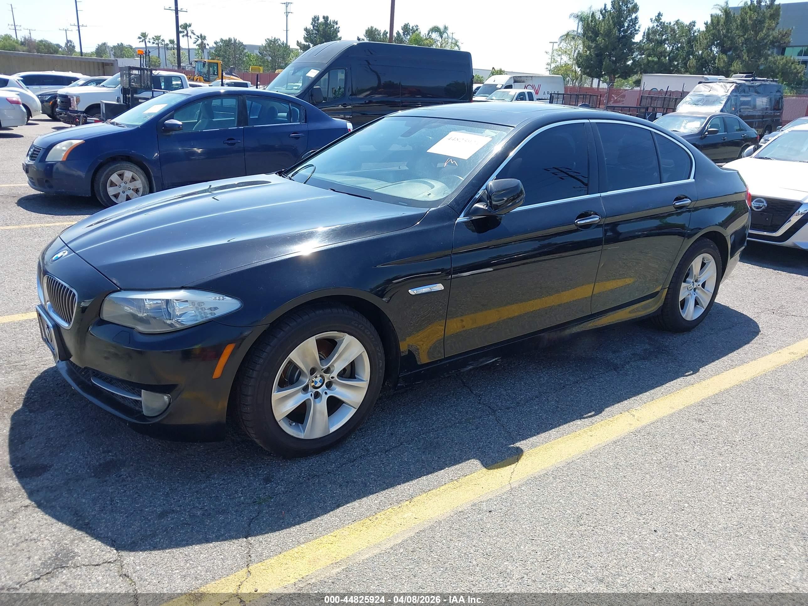 BMW 528I image 2