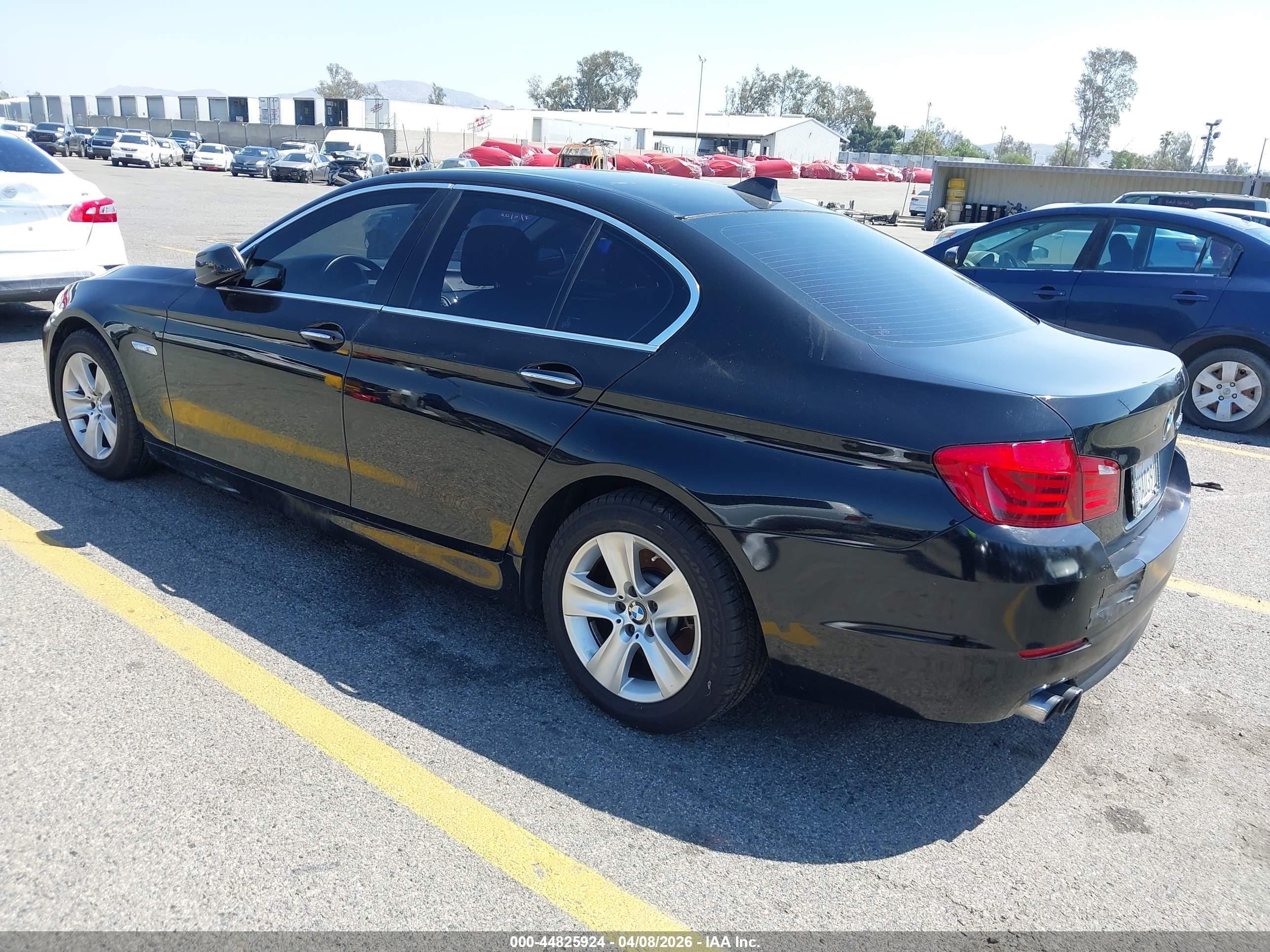 BMW 528I image 3