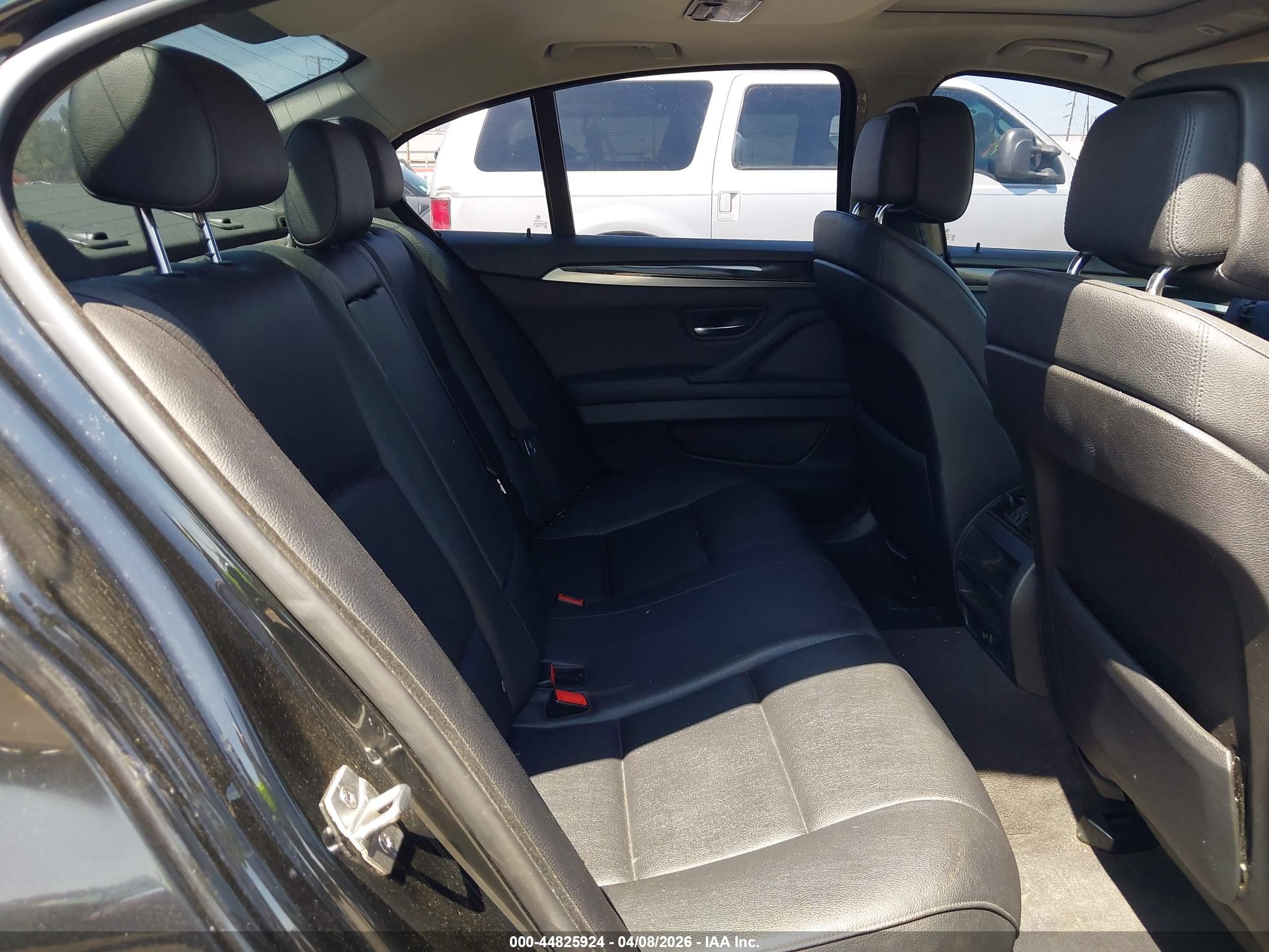 BMW 528I image 8