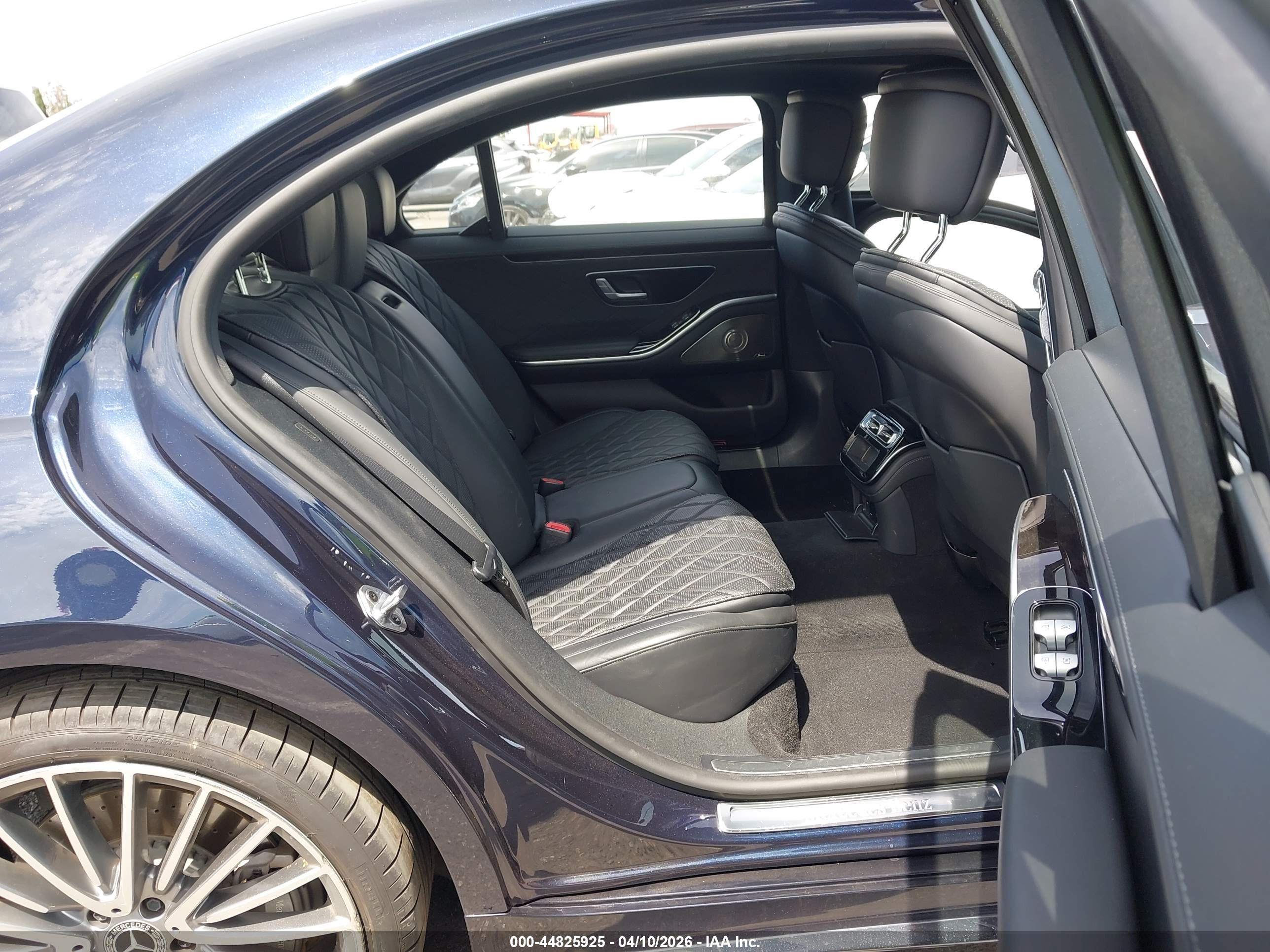 MERCEDES-BENZ S image 8