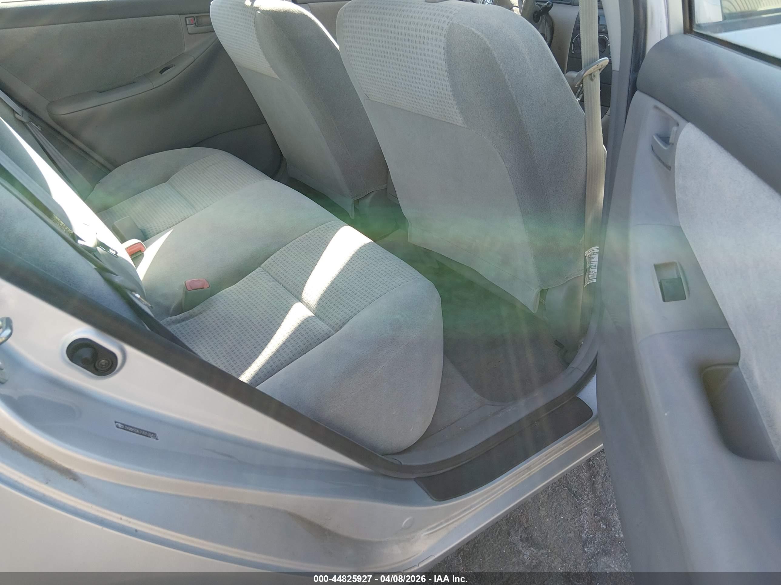 TOYOTA COROLLA image 8