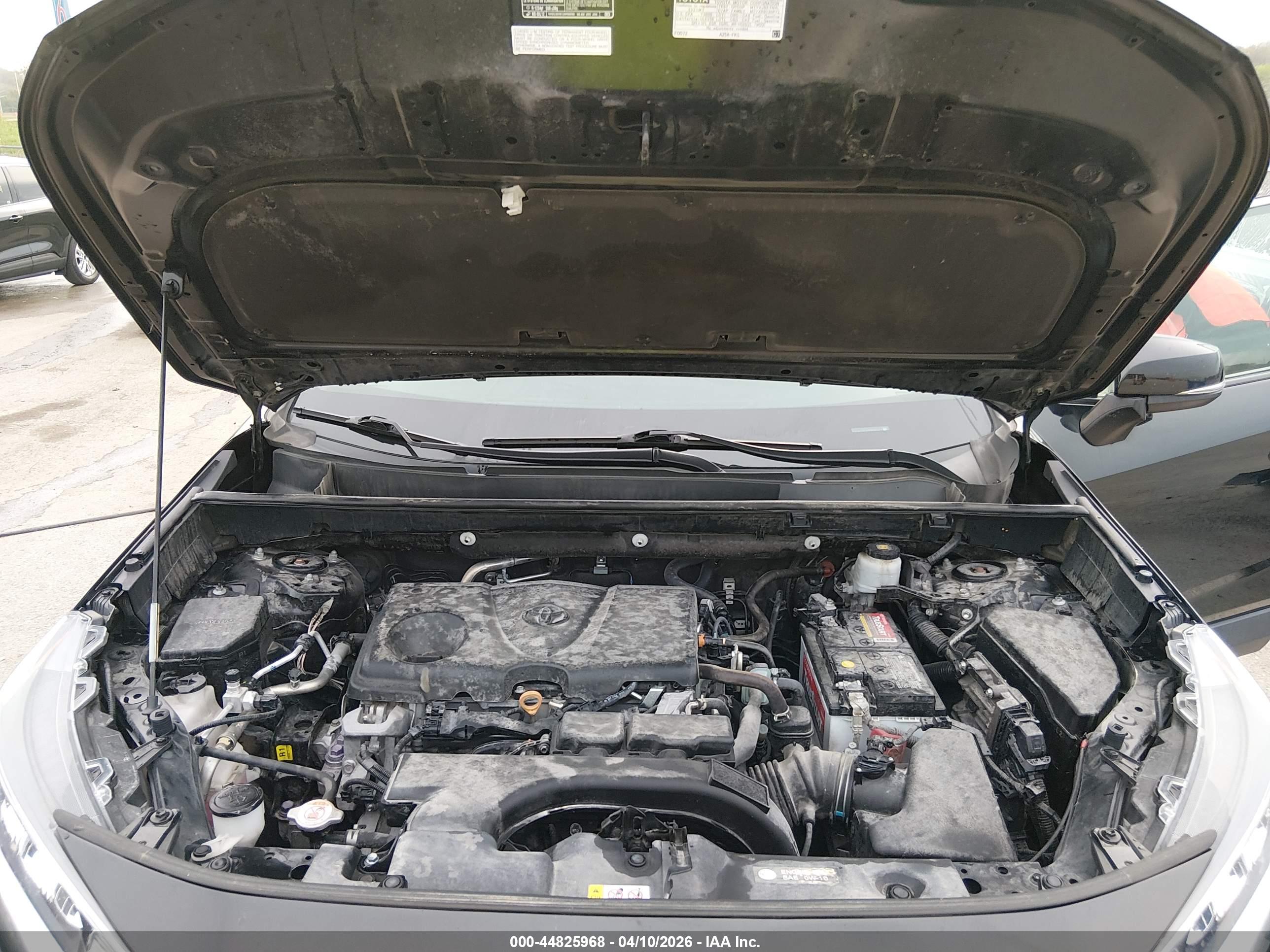 TOYOTA RAV4 image 10