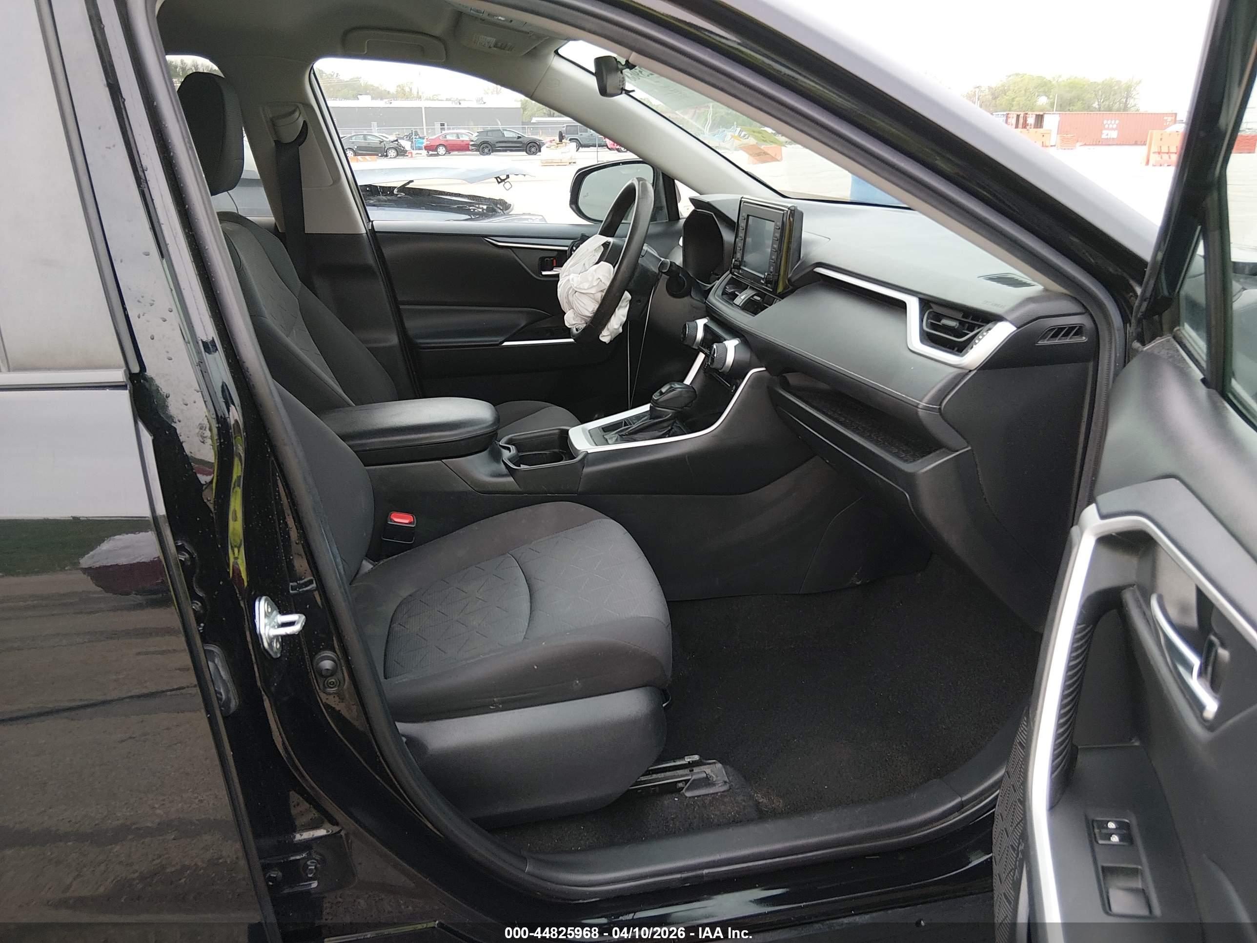 TOYOTA RAV4 image 5