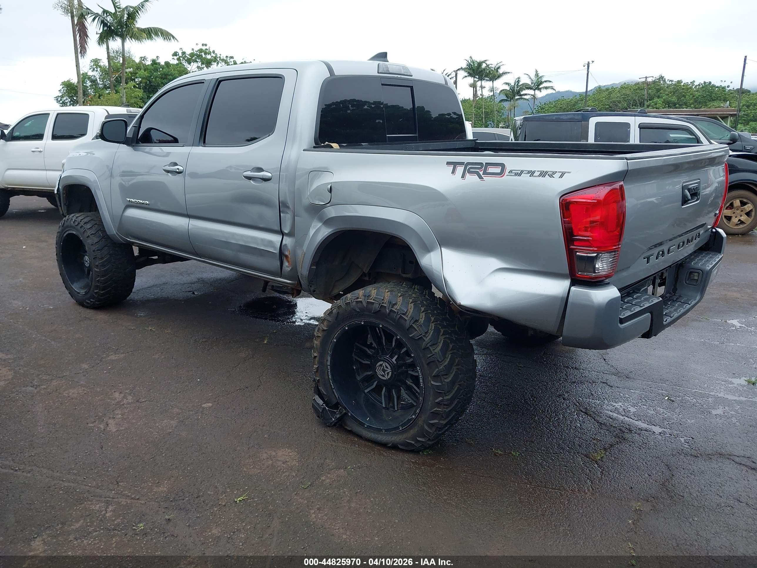 TOYOTA TACOMA image 3