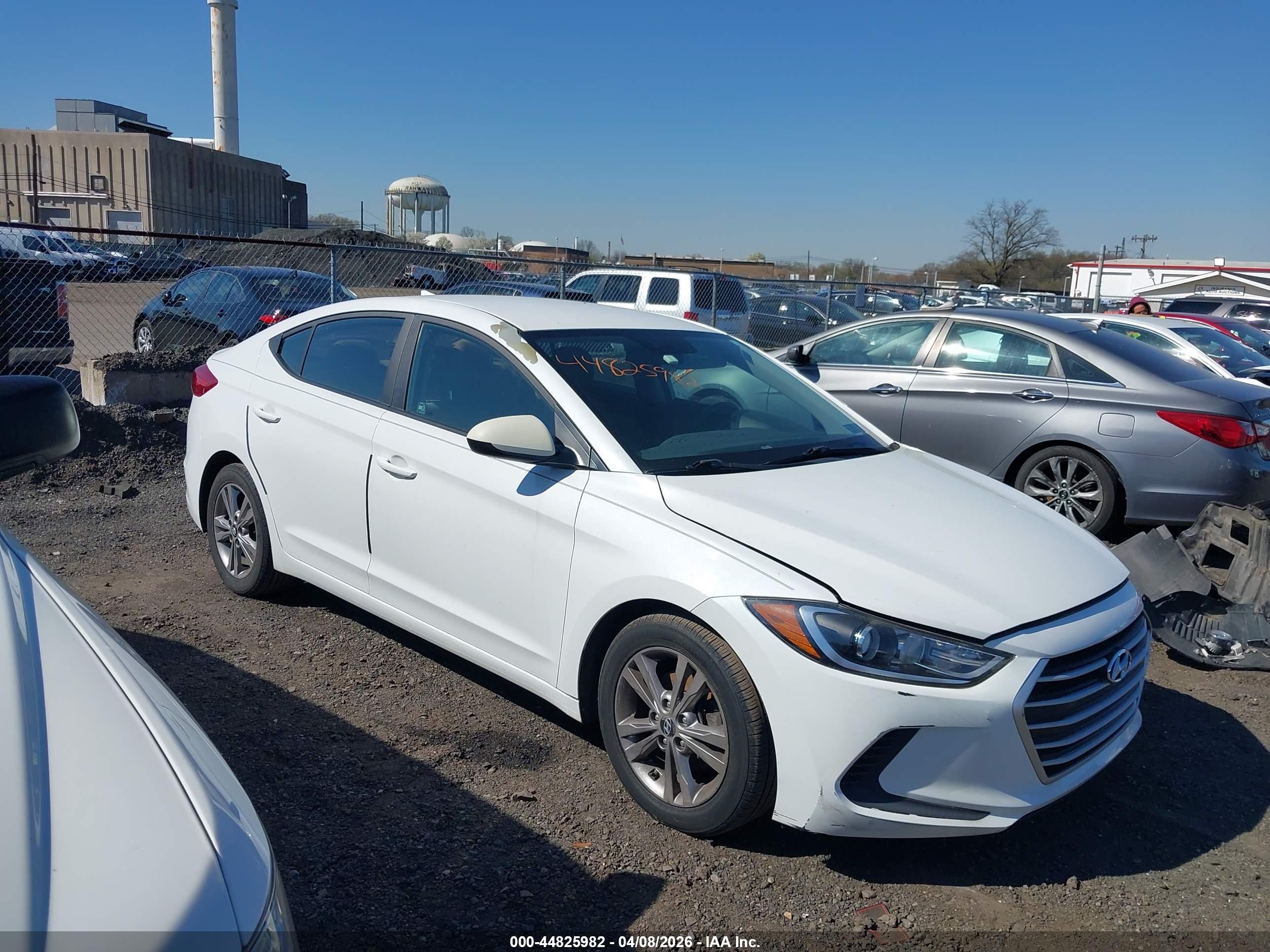 HYUNDAI ELANTRA image 6