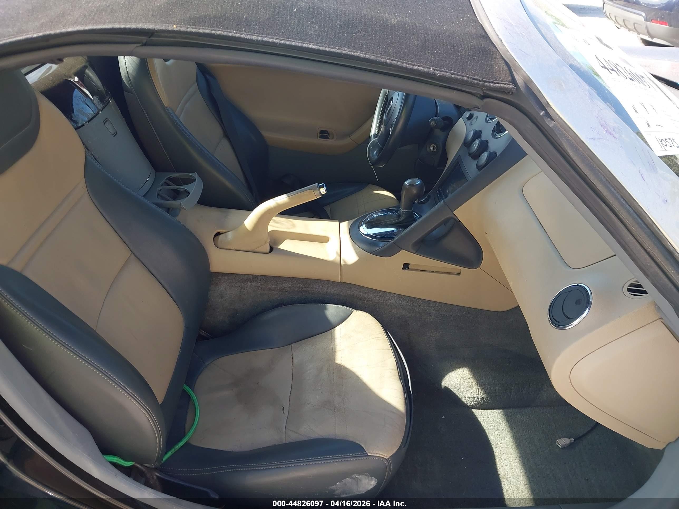 PONTIAC SOLSTICE image 8