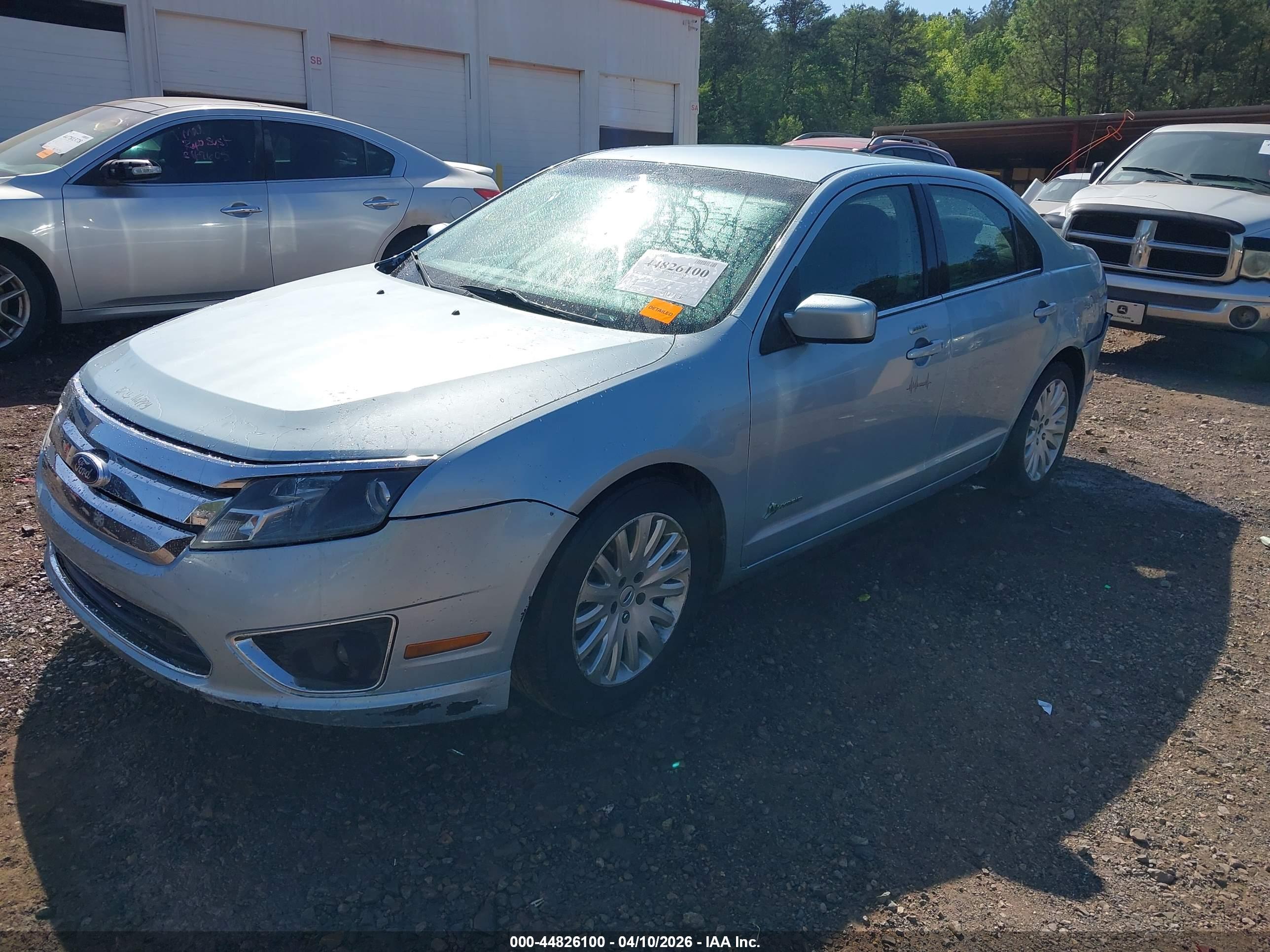 FORD FUSION image 2
