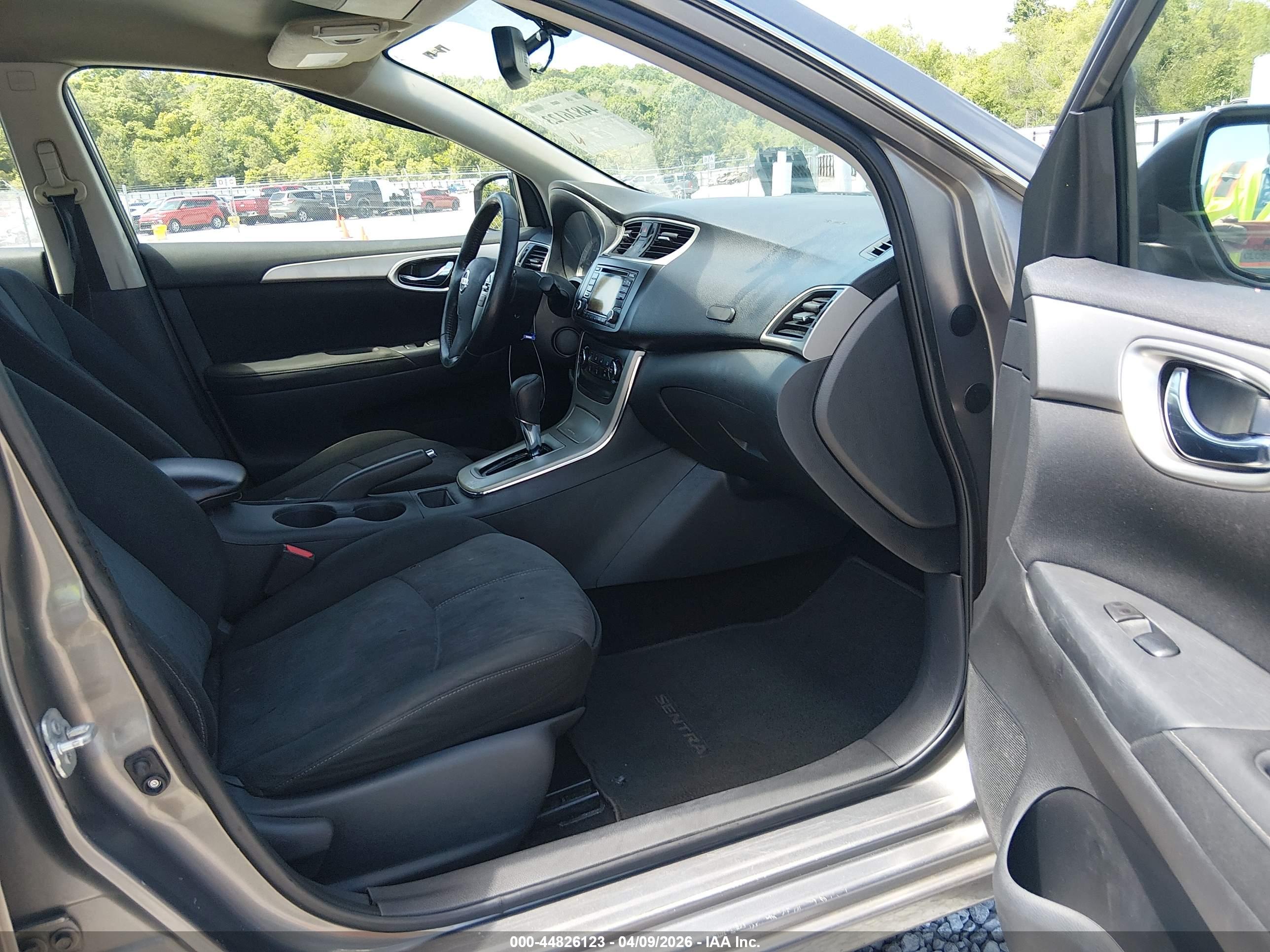 NISSAN SENTRA image 5