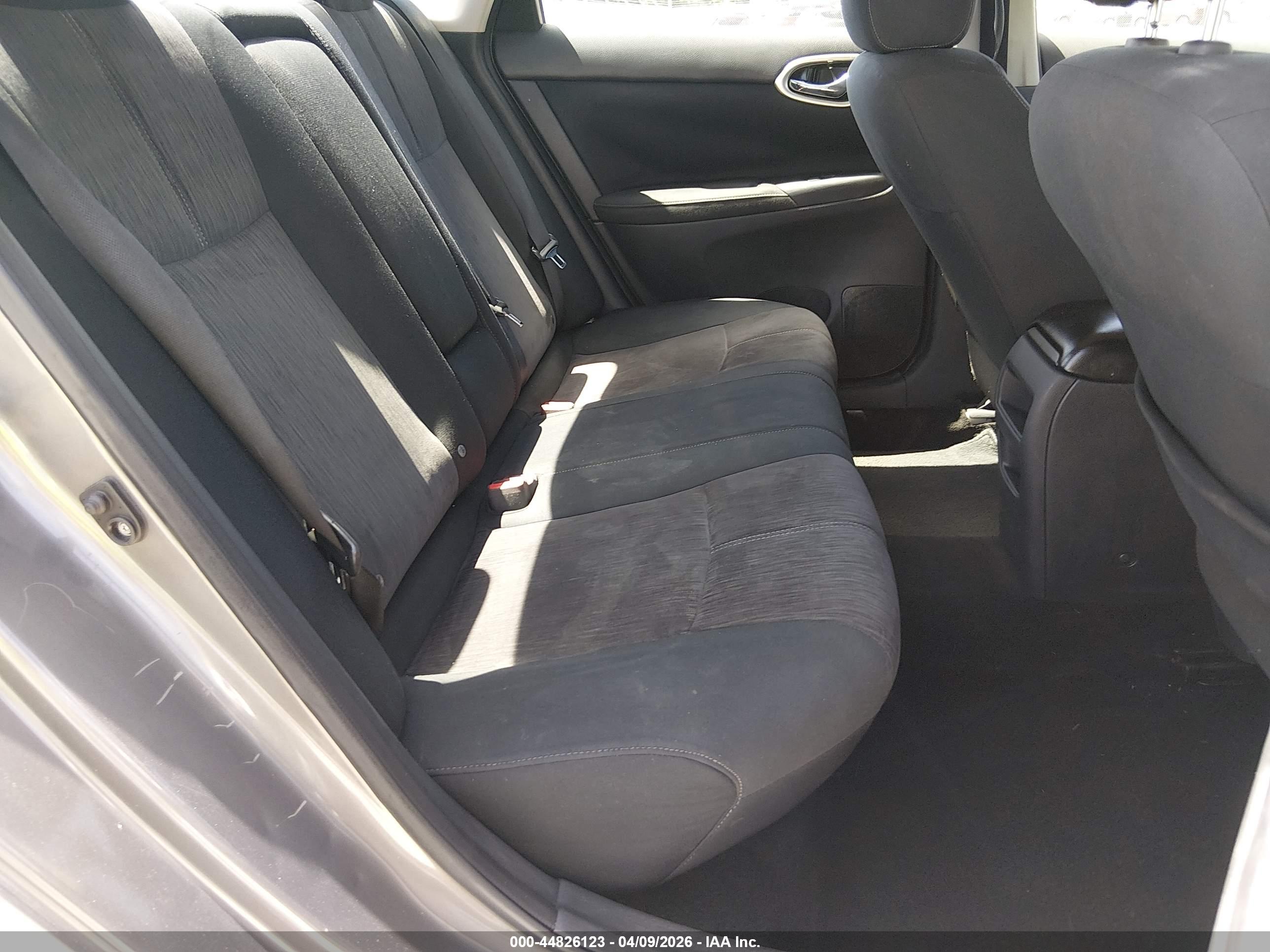 NISSAN SENTRA image 8
