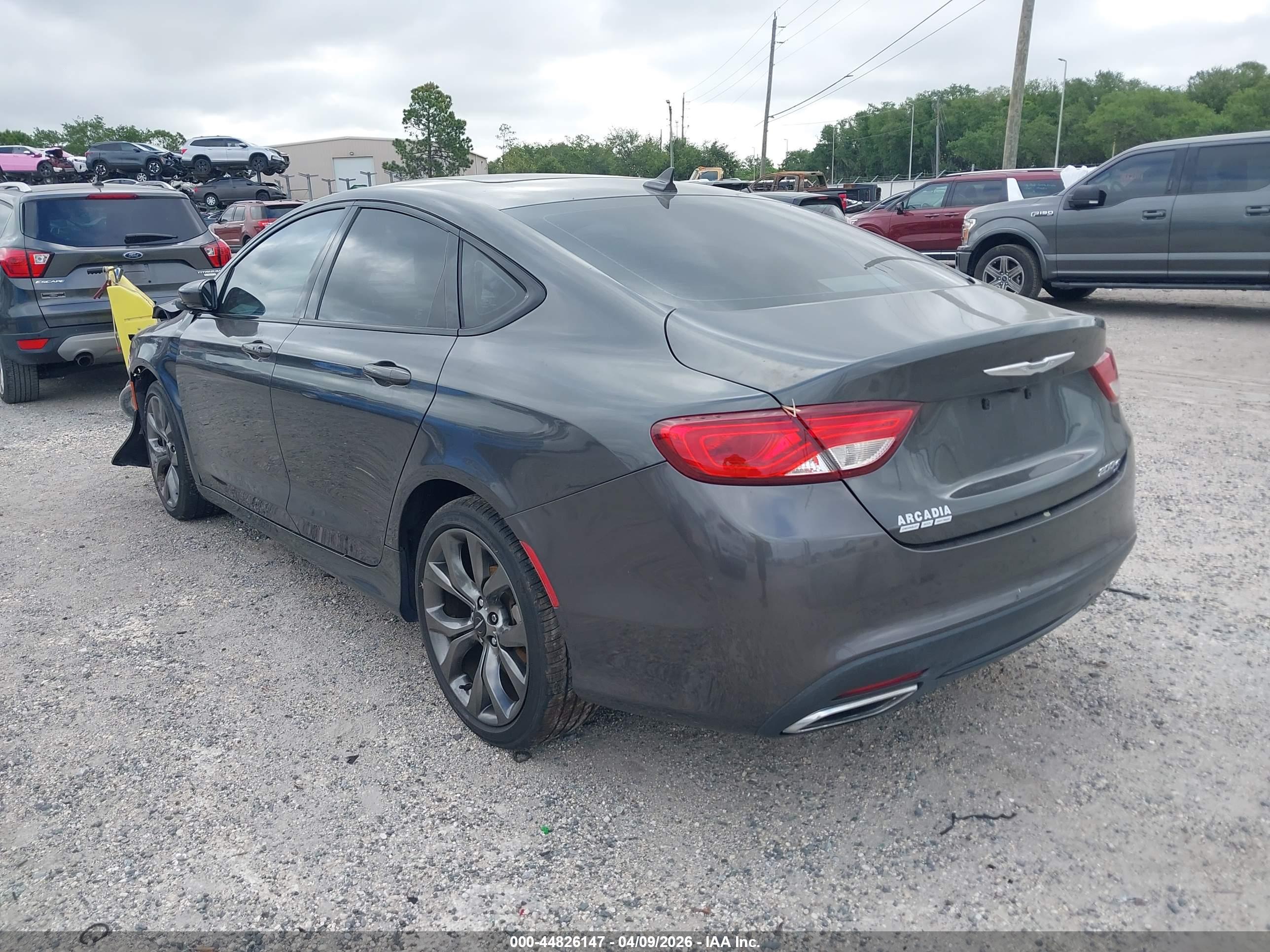 CHRYSLER 200 image 3