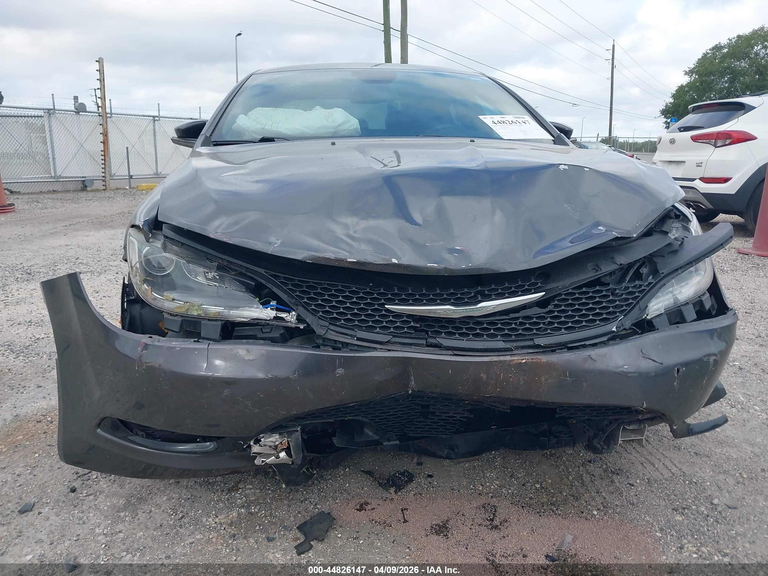 CHRYSLER 200 image 6