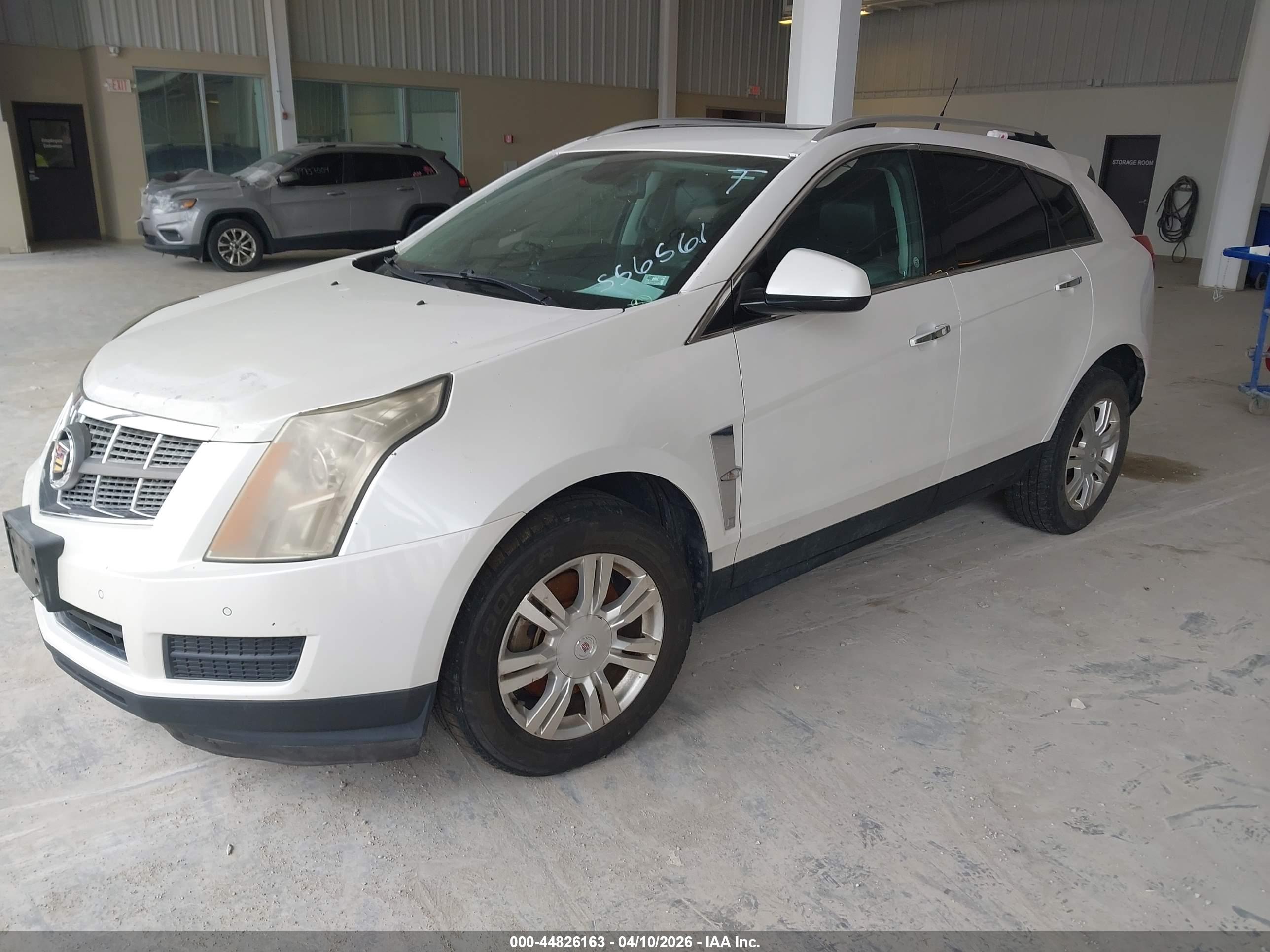 CADILLAC SRX image 2