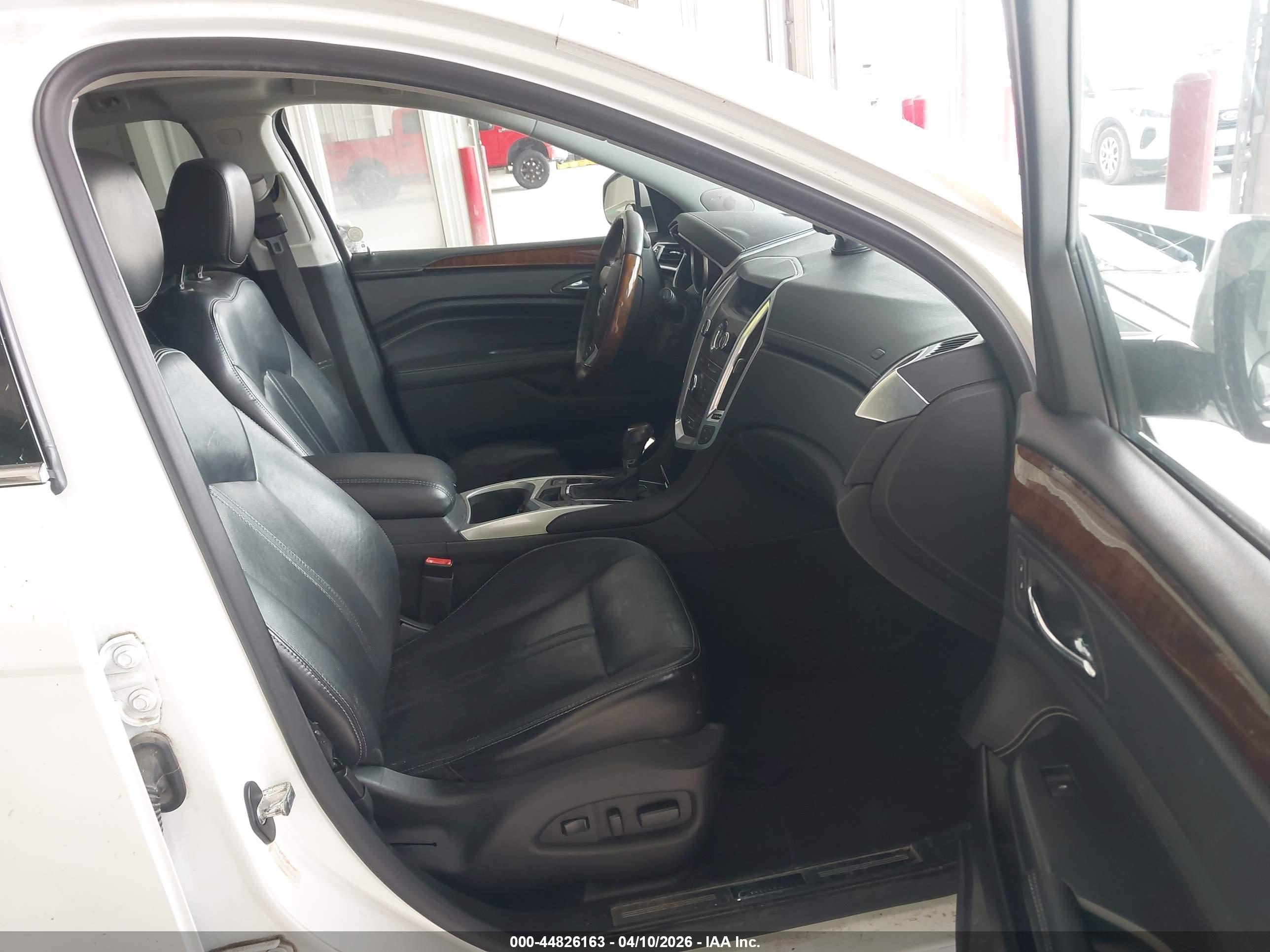 CADILLAC SRX image 5