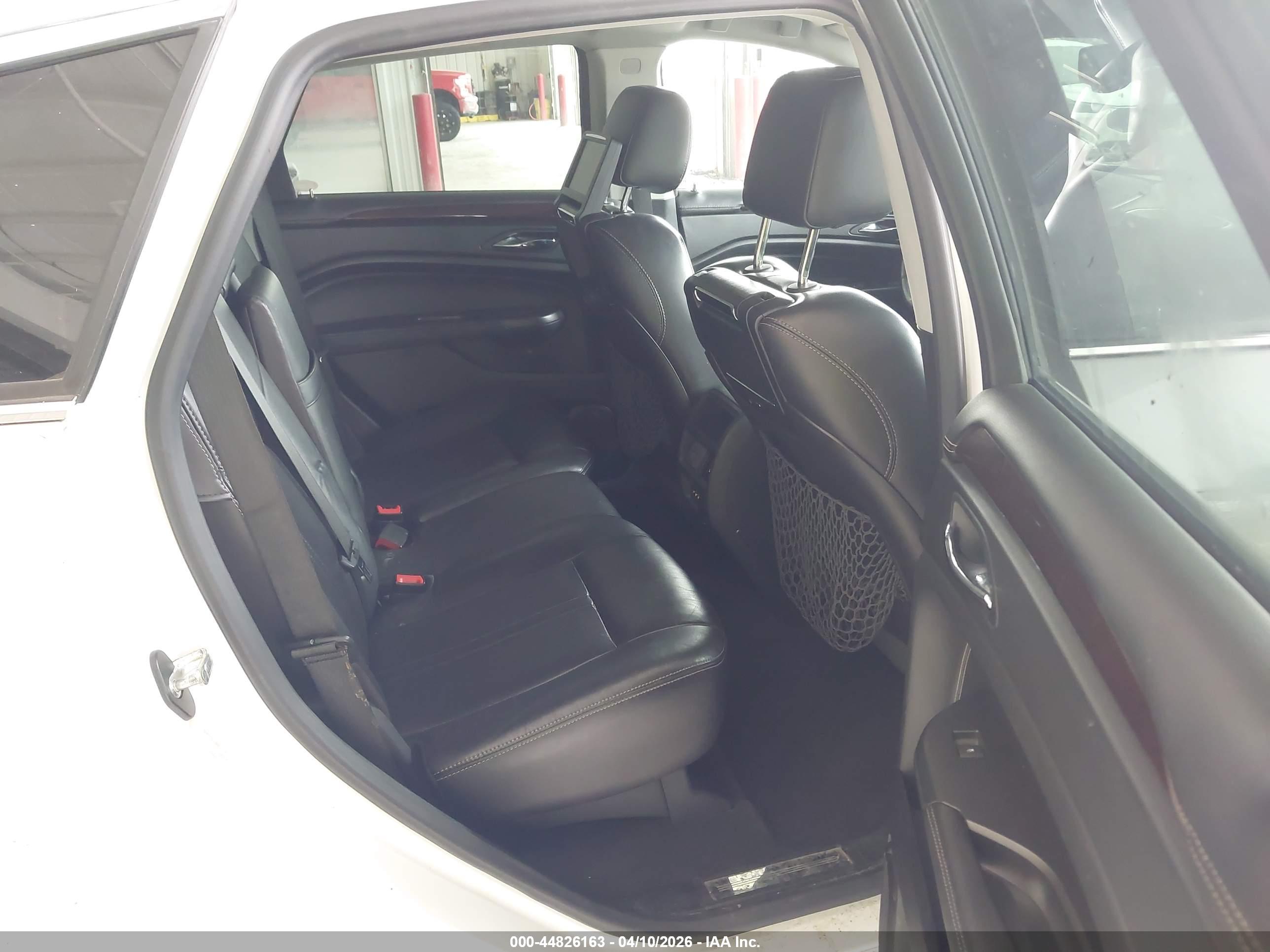 CADILLAC SRX image 8