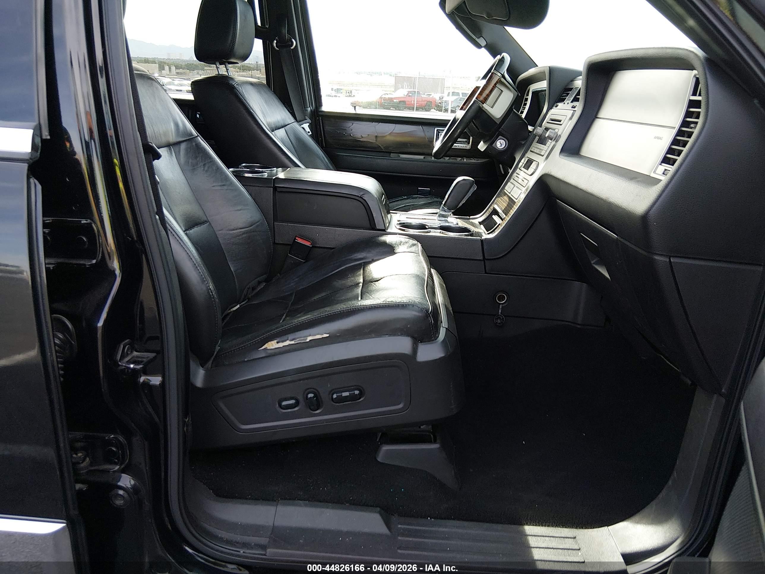LINCOLN NAVIGATOR image 5